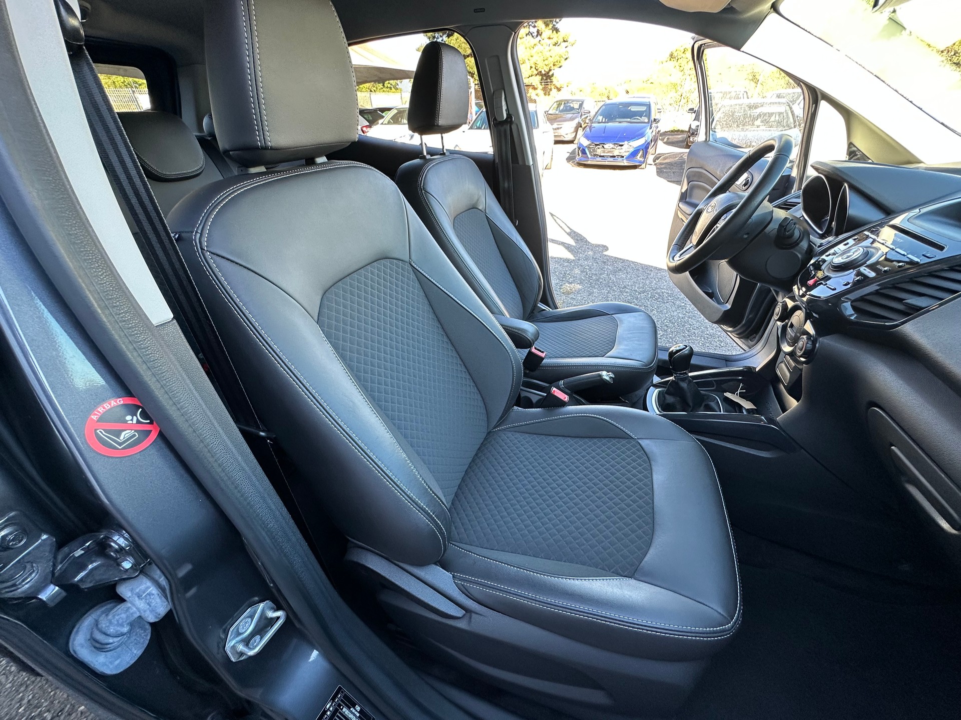 FORD EcoSport 1.0 SCTi Titanium S-image-24