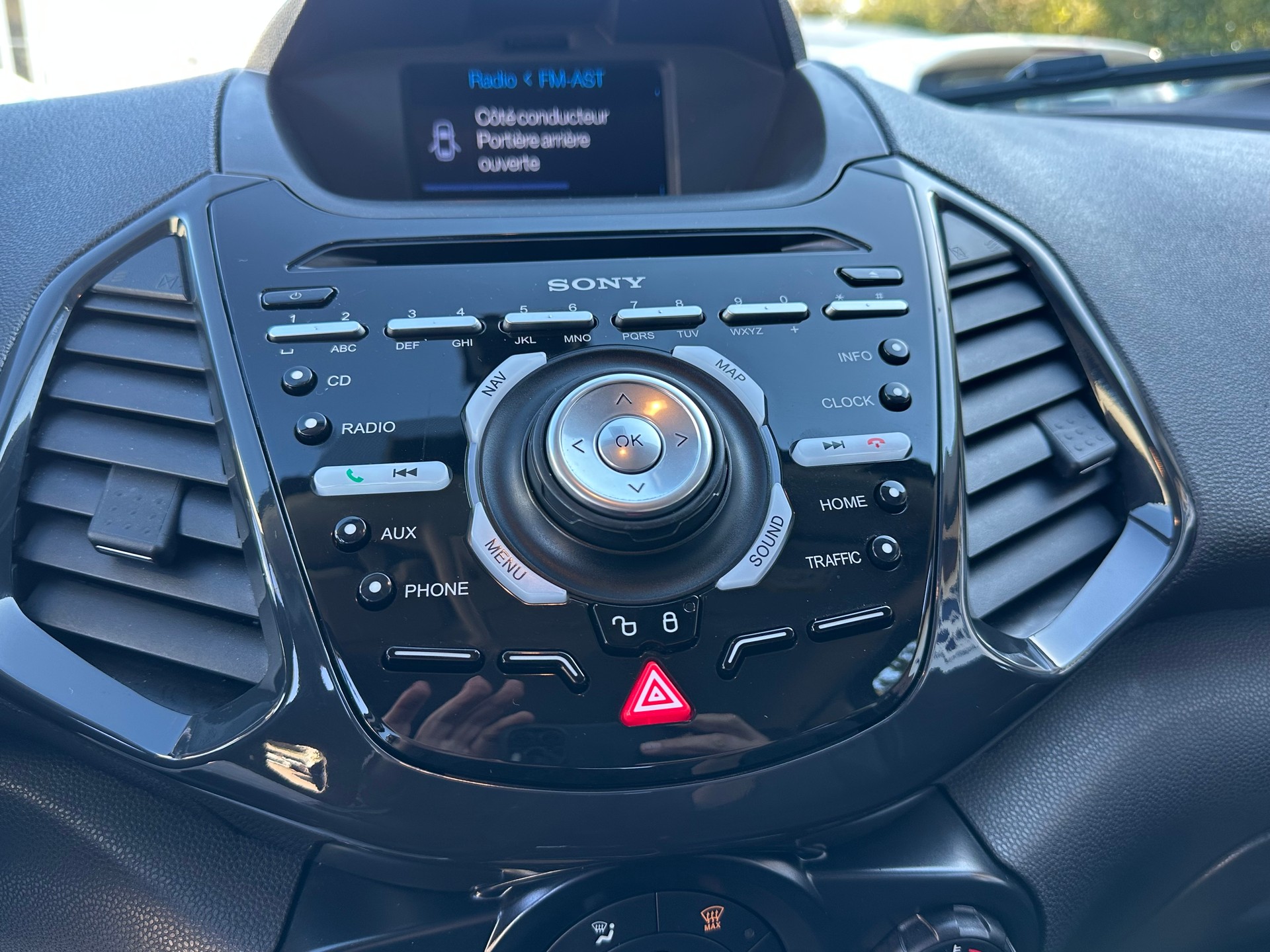 FORD EcoSport 1.0 SCTi Titanium S-image-19