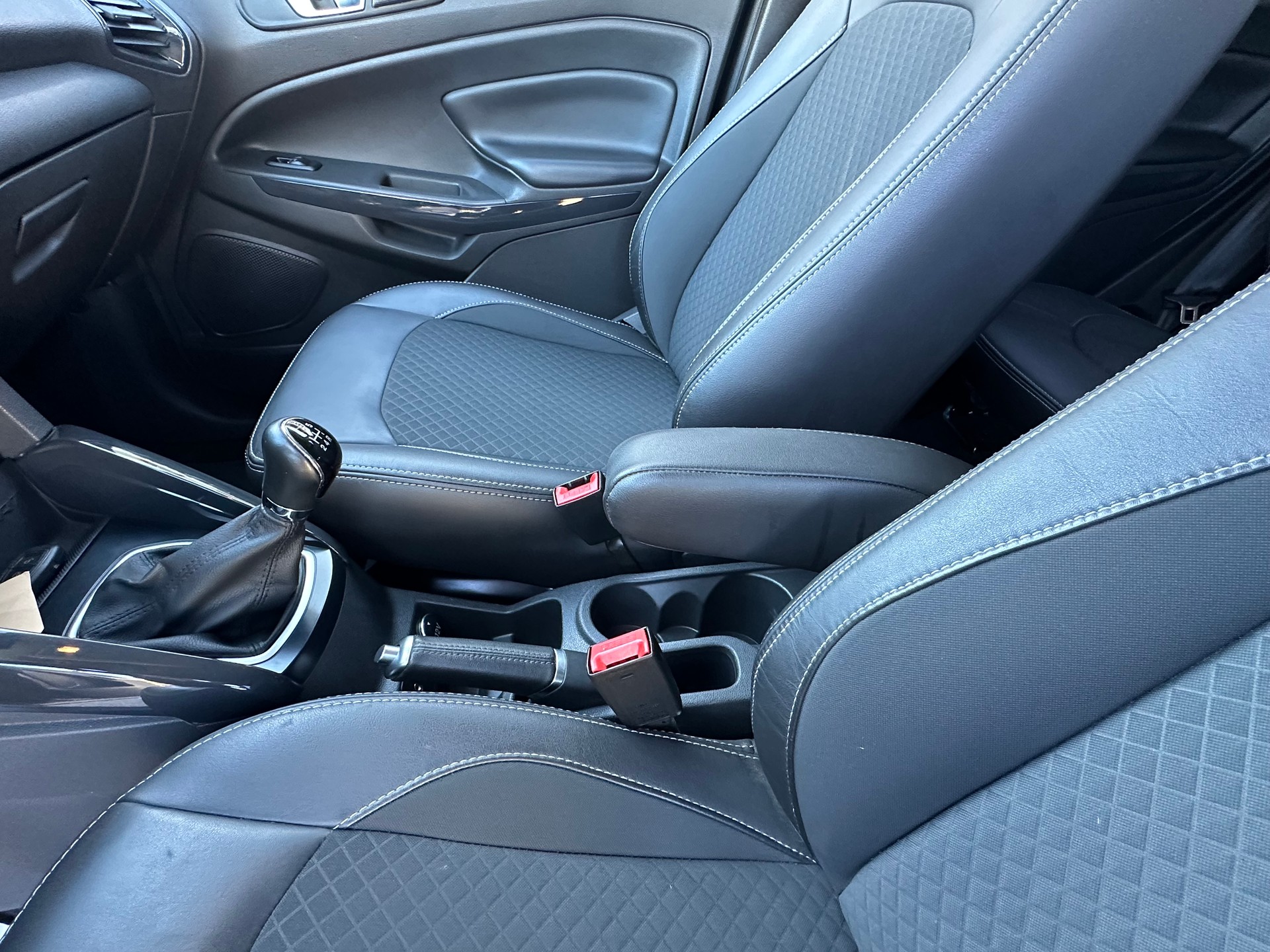 FORD EcoSport 1.0 SCTi Titanium S-image-14
