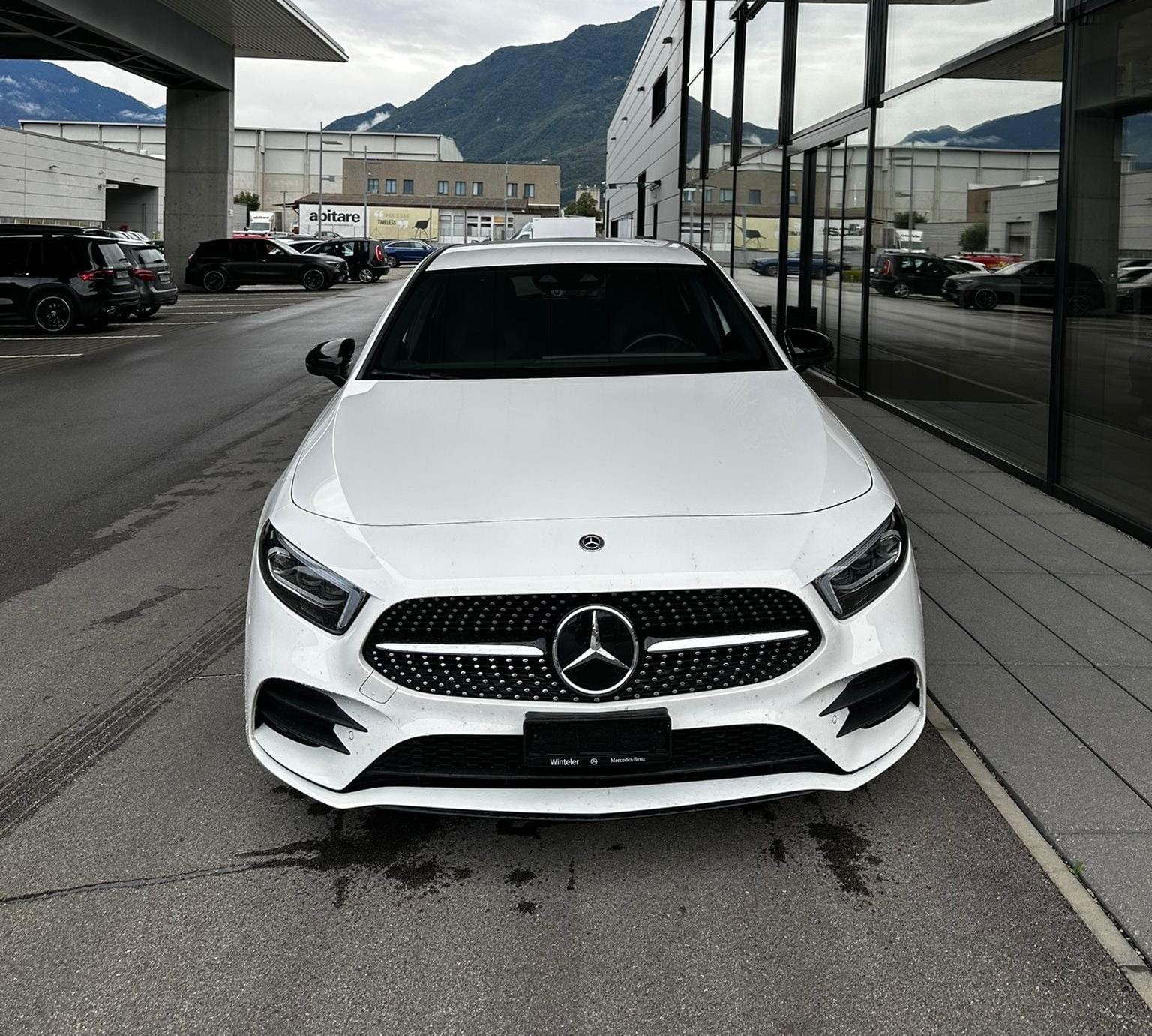 MERCEDES-BENZ A 200 4Matic AMG Line 8G-DCT-image-3