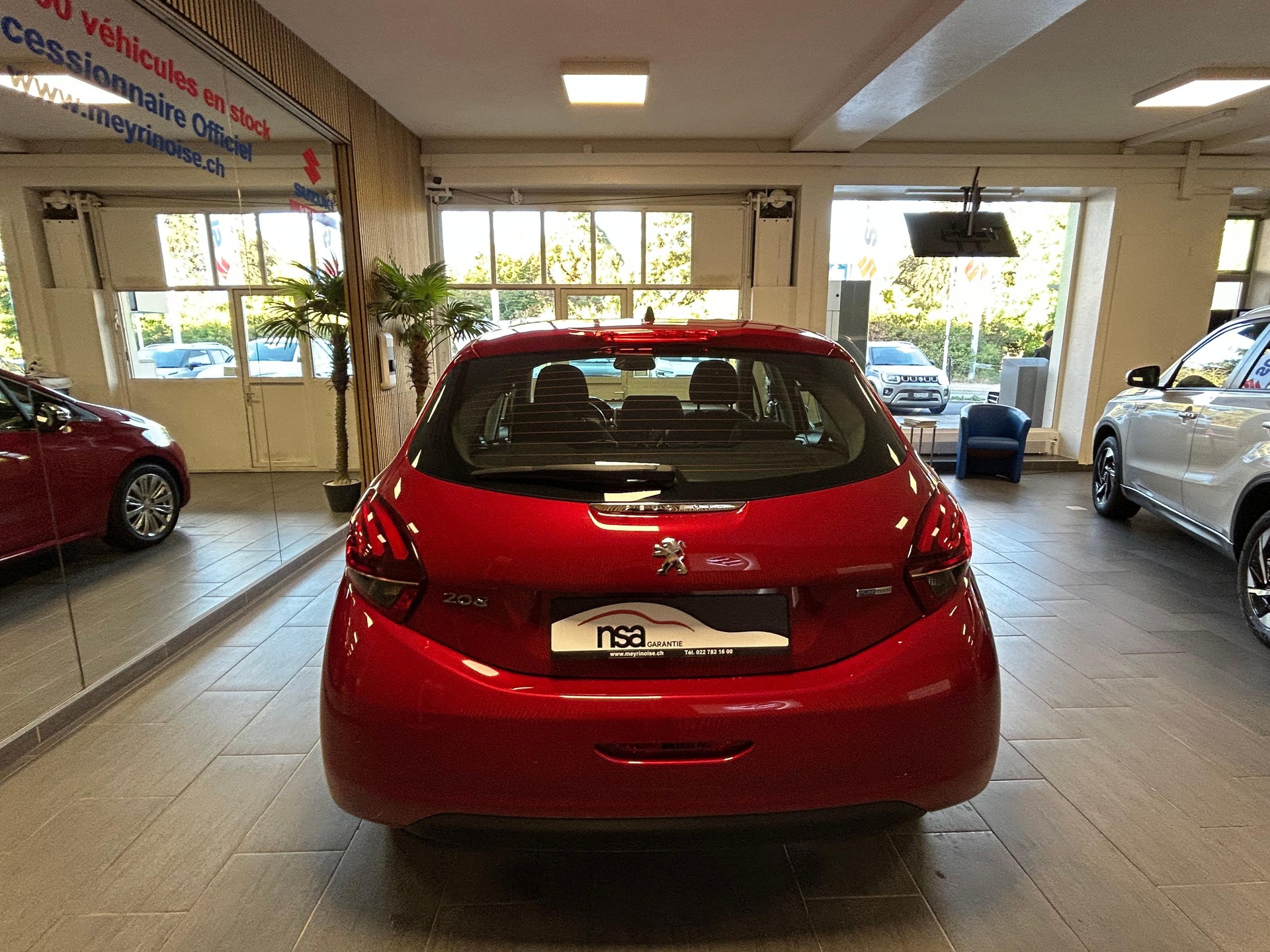 PEUGEOT 208 1.2 PureTech Allure S/S AUTOMATIQUE-image-5