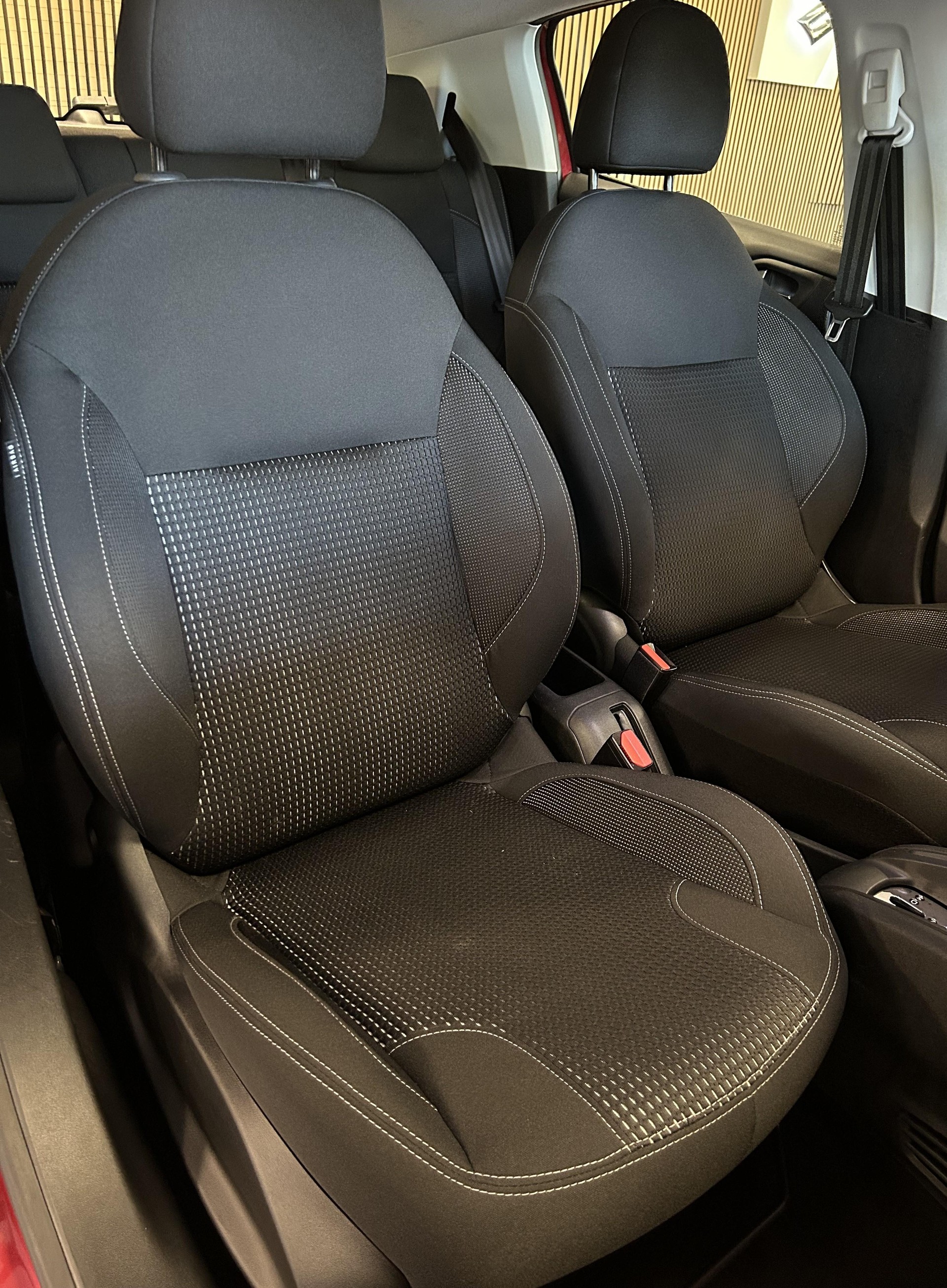 PEUGEOT 208 1.2 PureTech Allure S/S AUTOMATIQUE-image-15