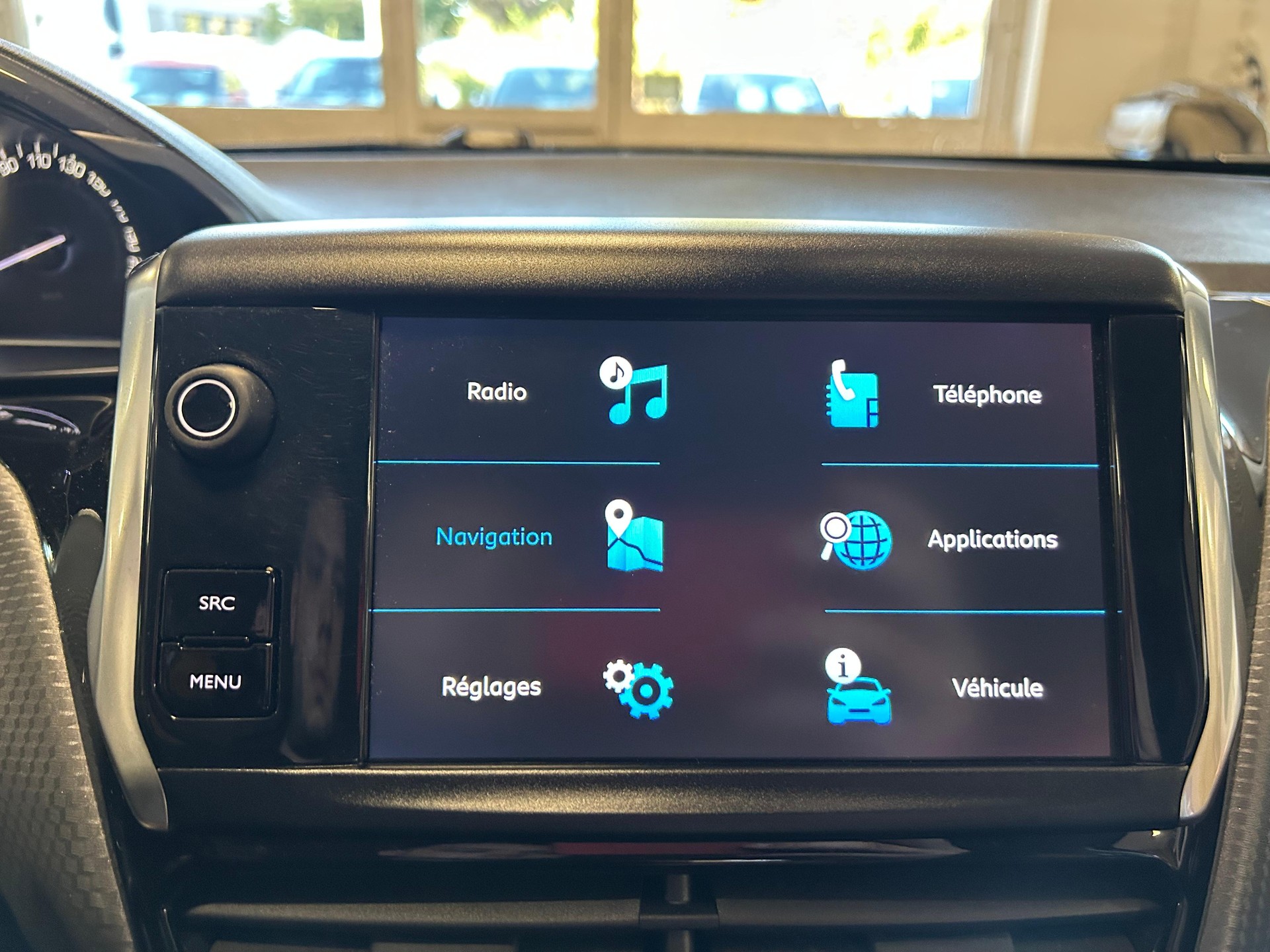 PEUGEOT 208 1.2 PureTech Allure S/S AUTOMATIQUE-image-11