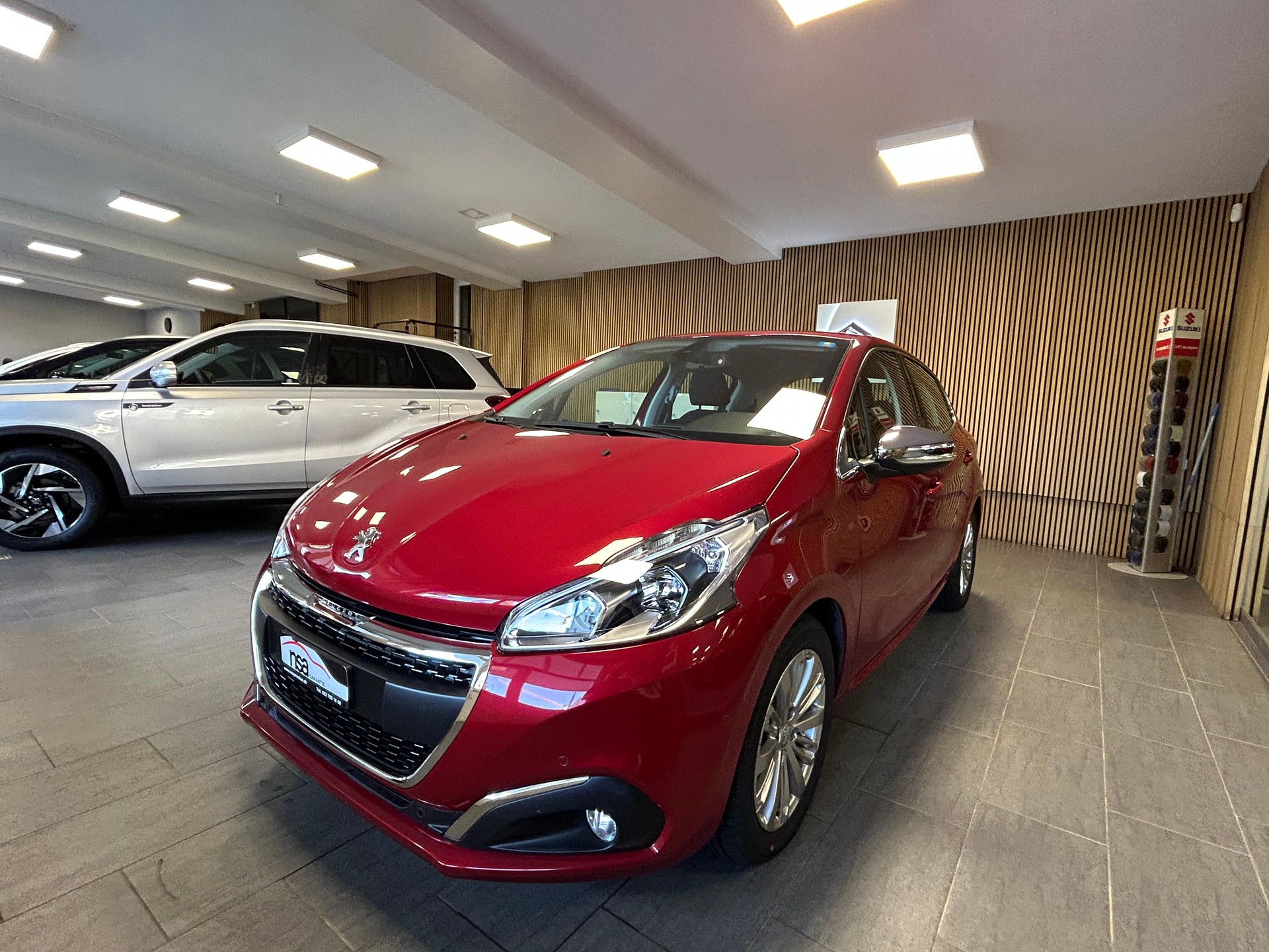 PEUGEOT 208 1.2 PureTech Allure S/S AUTOMATIQUE-image-3