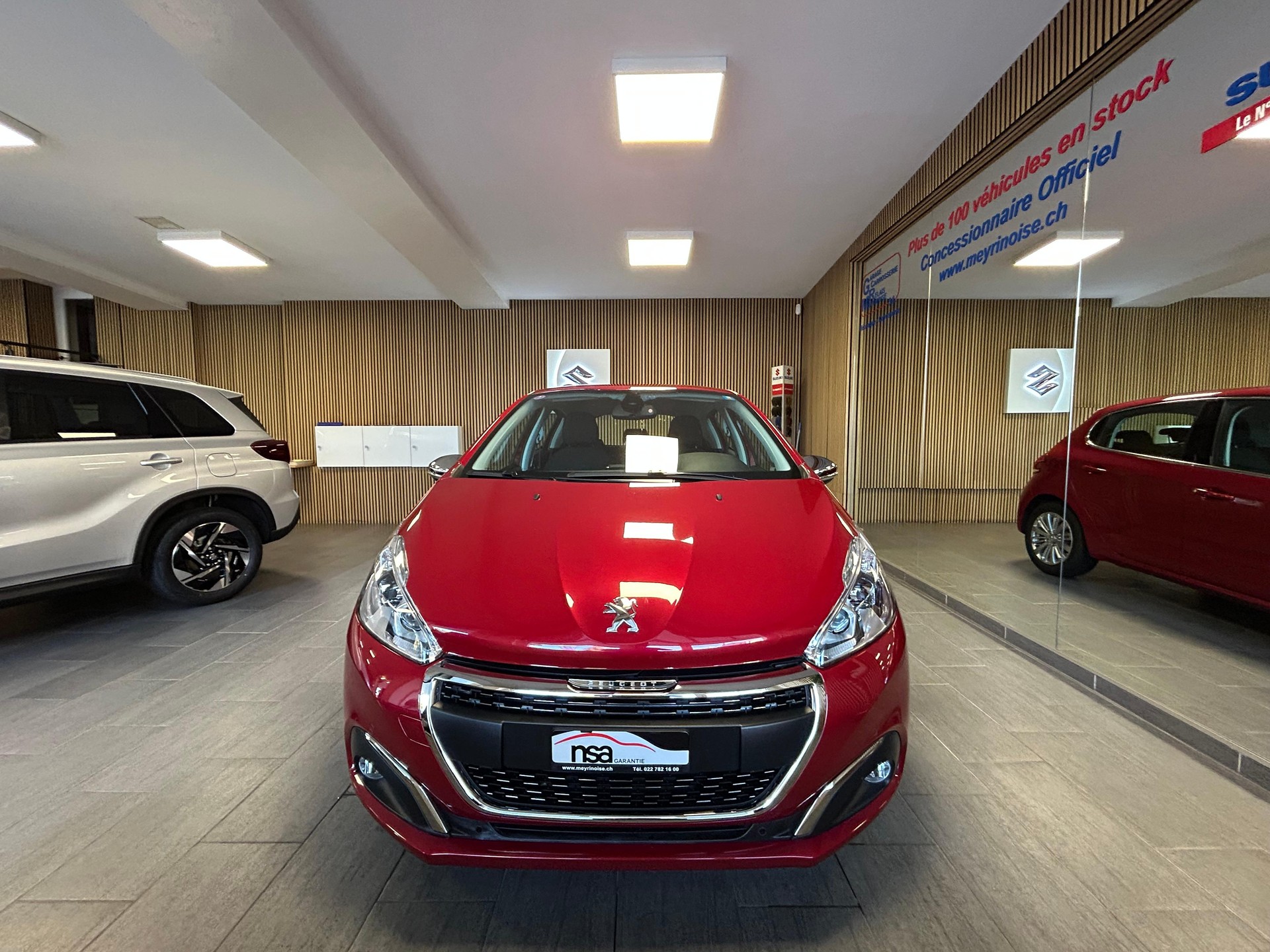 PEUGEOT 208 1.2 PureTech Allure S/S AUTOMATIQUE-image-2