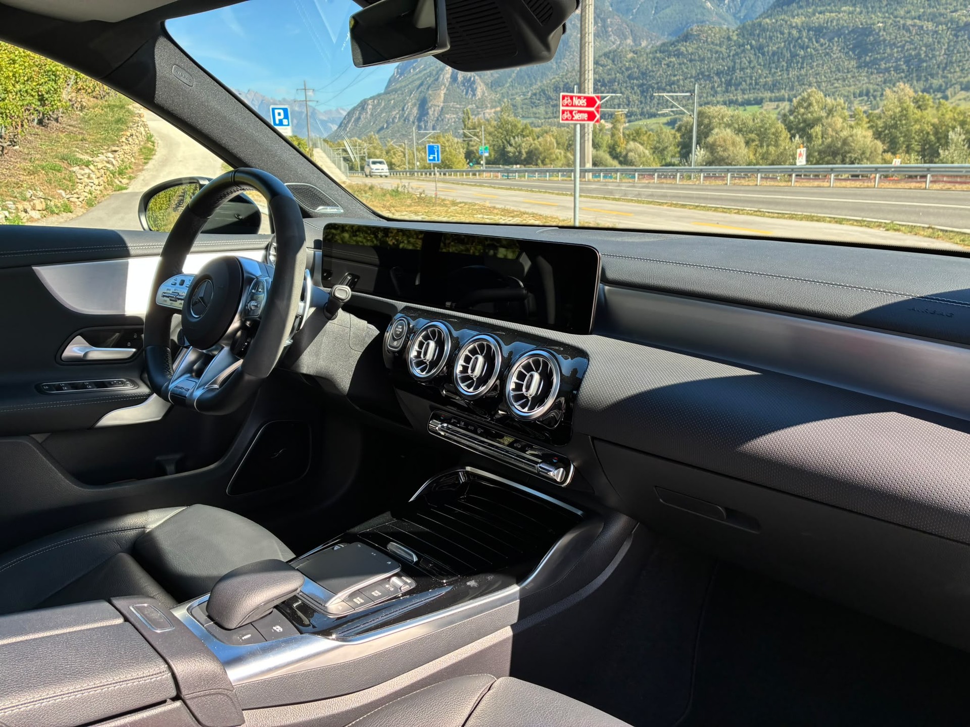 MERCEDES-BENZ A 45 S AMG 4Matic+ Speedshift-image-7