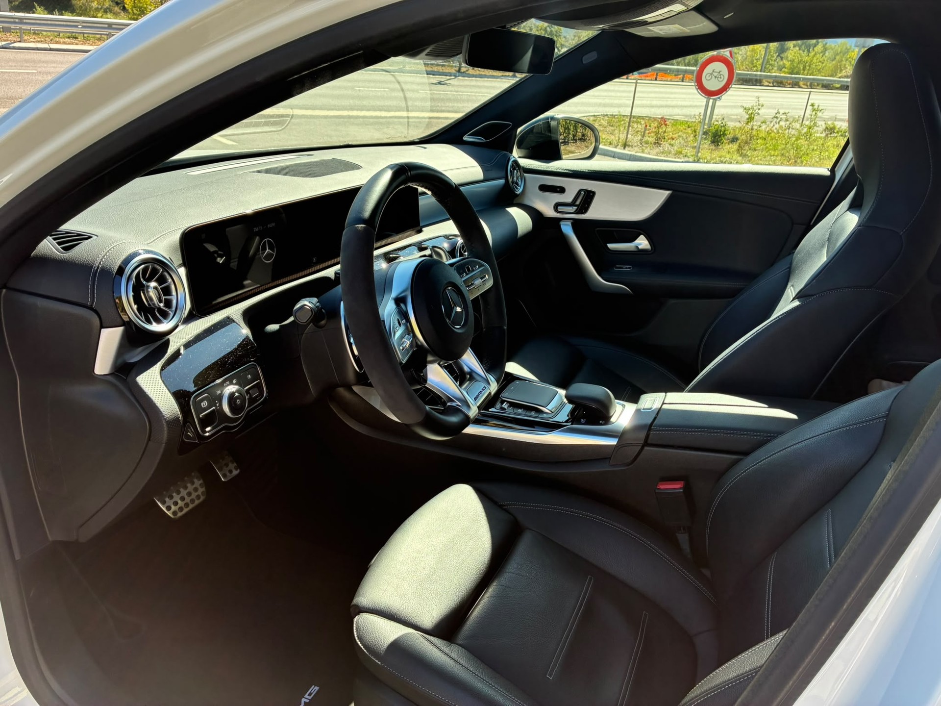MERCEDES-BENZ A 45 S AMG 4Matic+ Speedshift-image-8