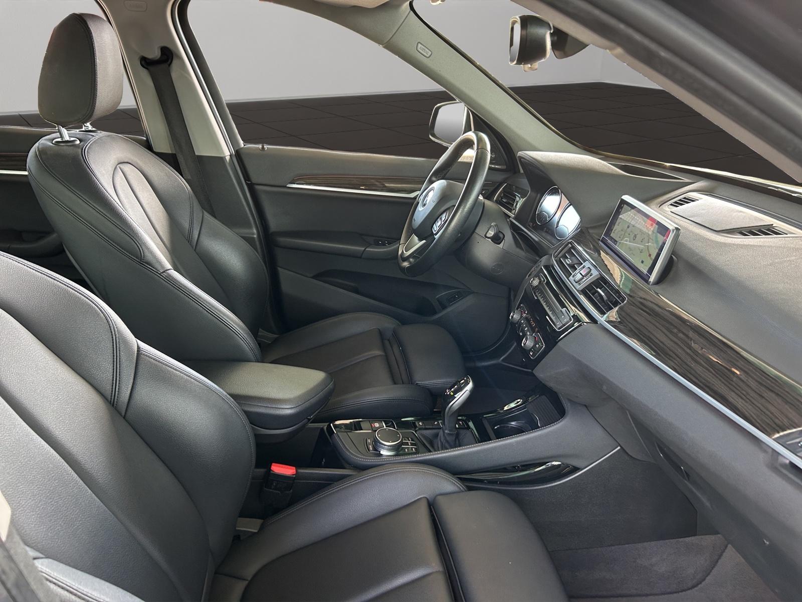 BMW X1 20i xDrive-image-5