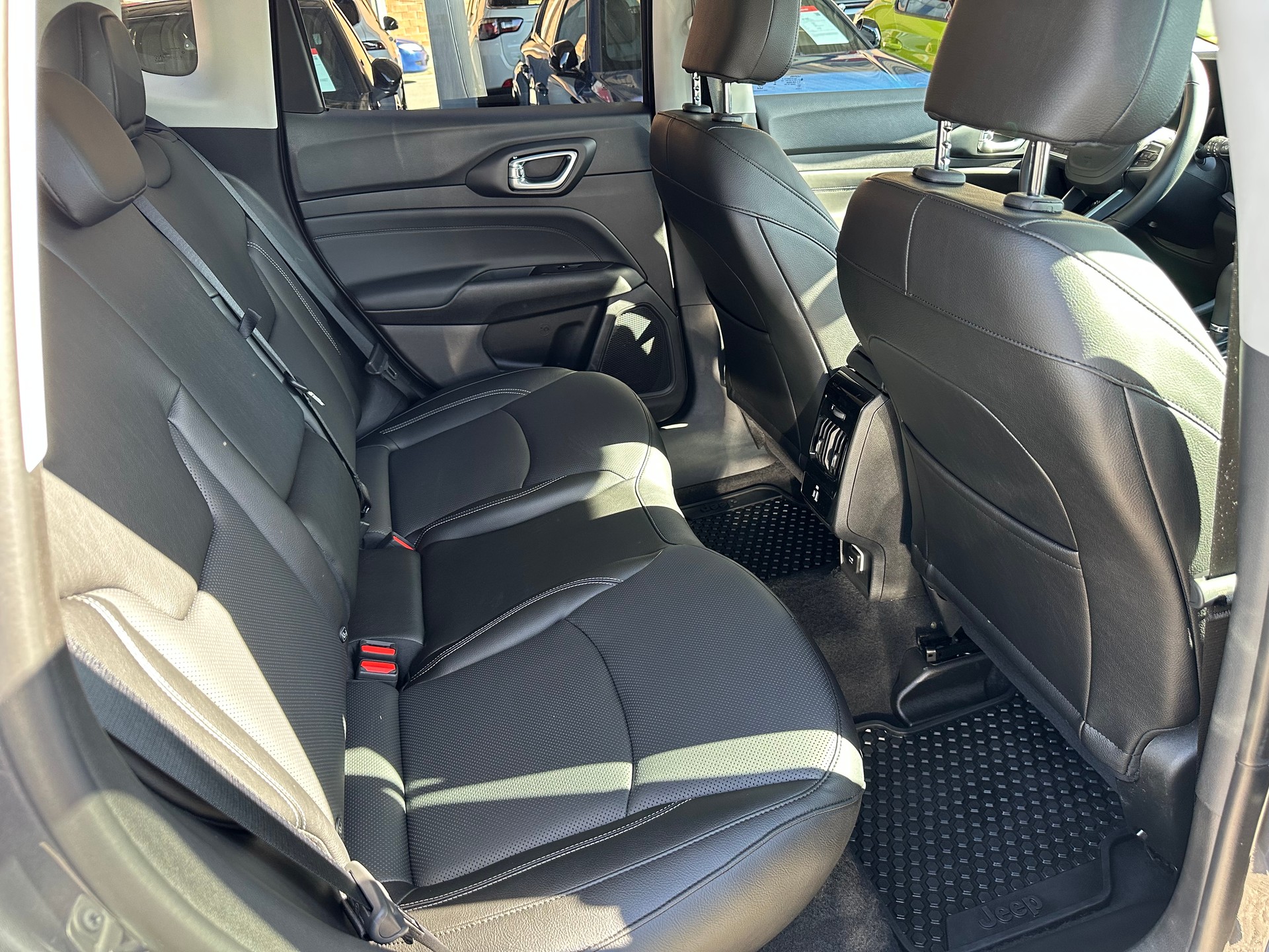 JEEP Compass 4x2 1.5 T MHEV Summit-image-12