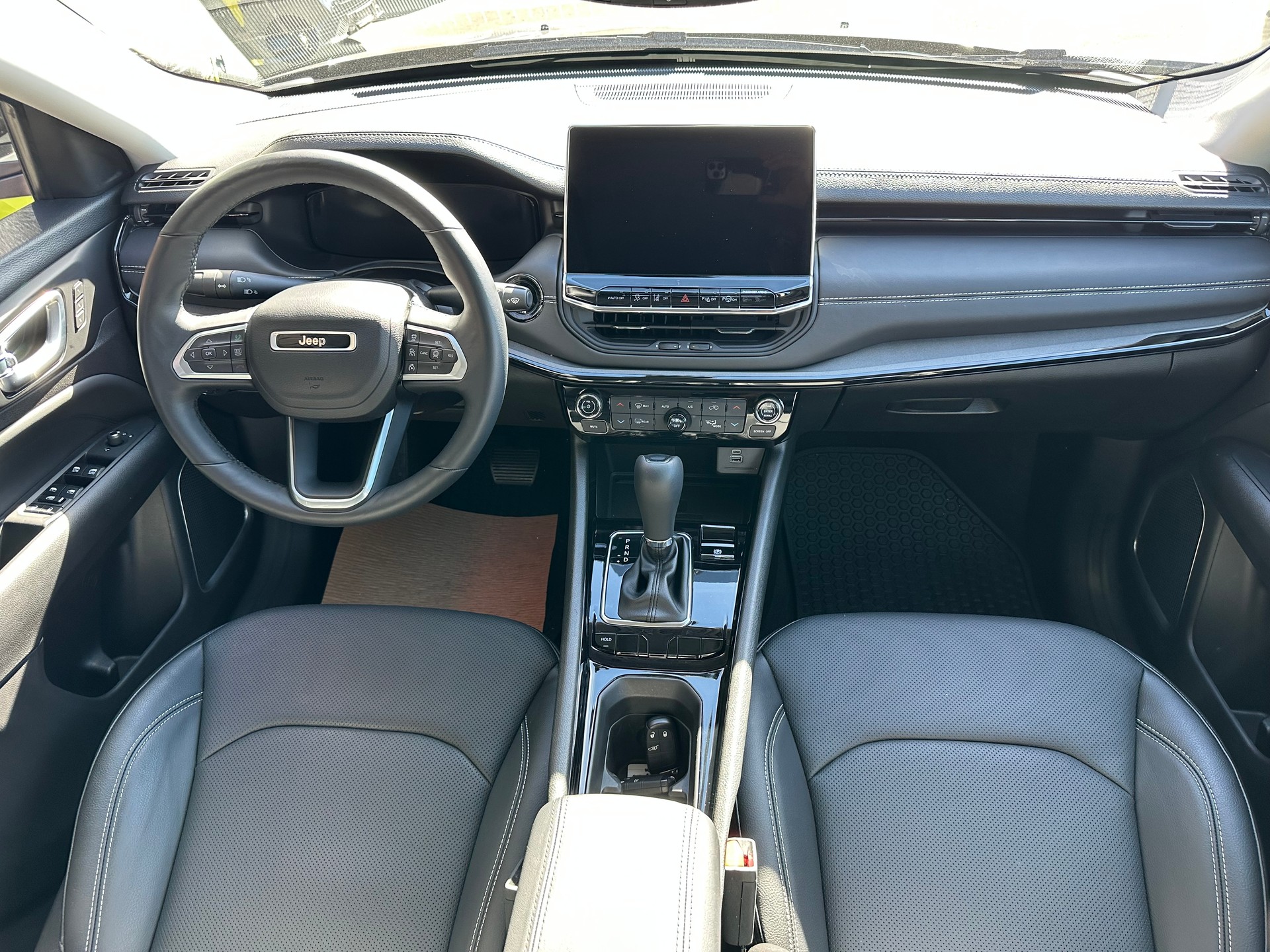 JEEP Compass 4x2 1.5 T MHEV Summit-image-4