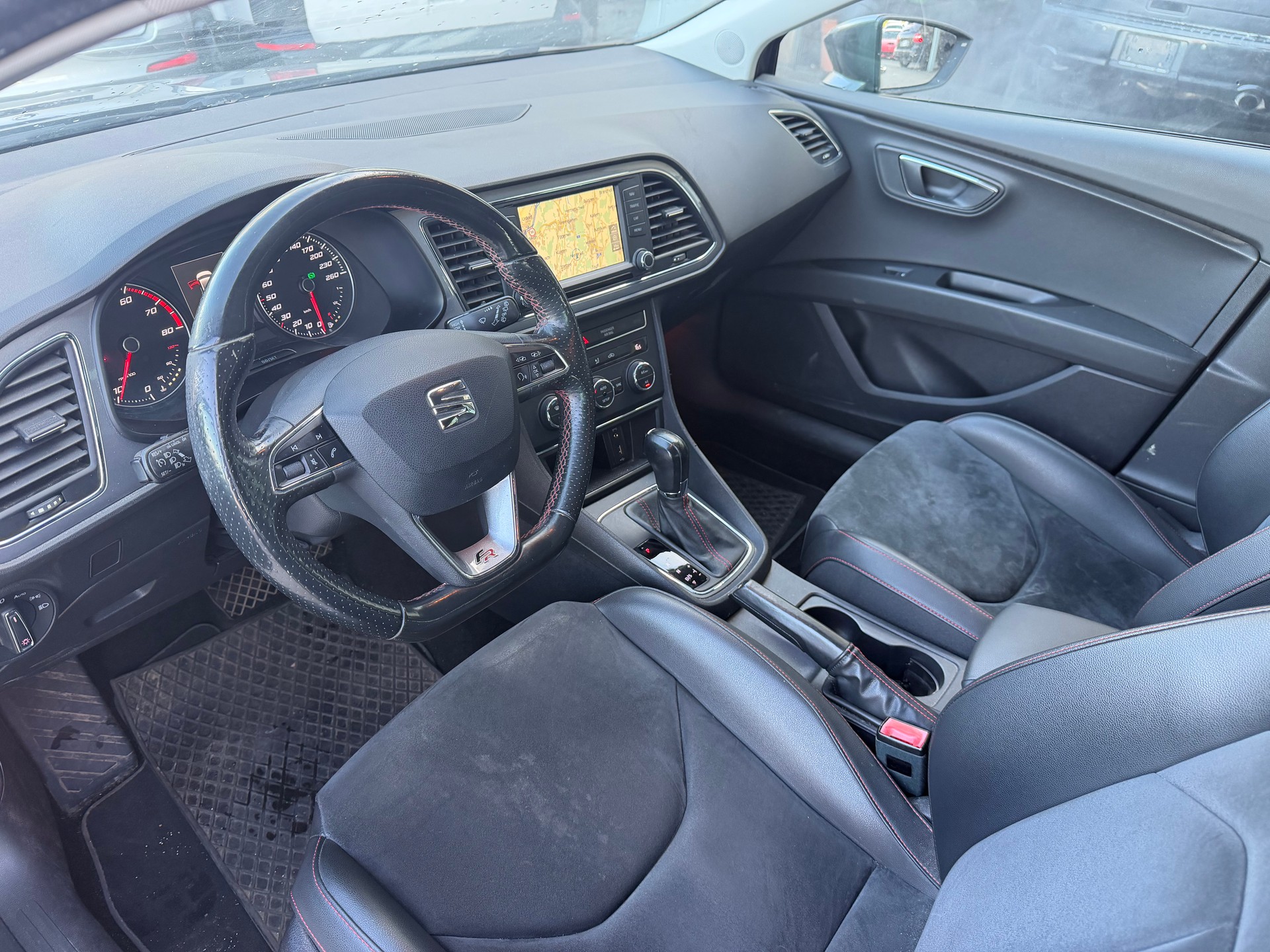 SEAT Leon ST 1.4 TSI FR Viva DSG-image-8