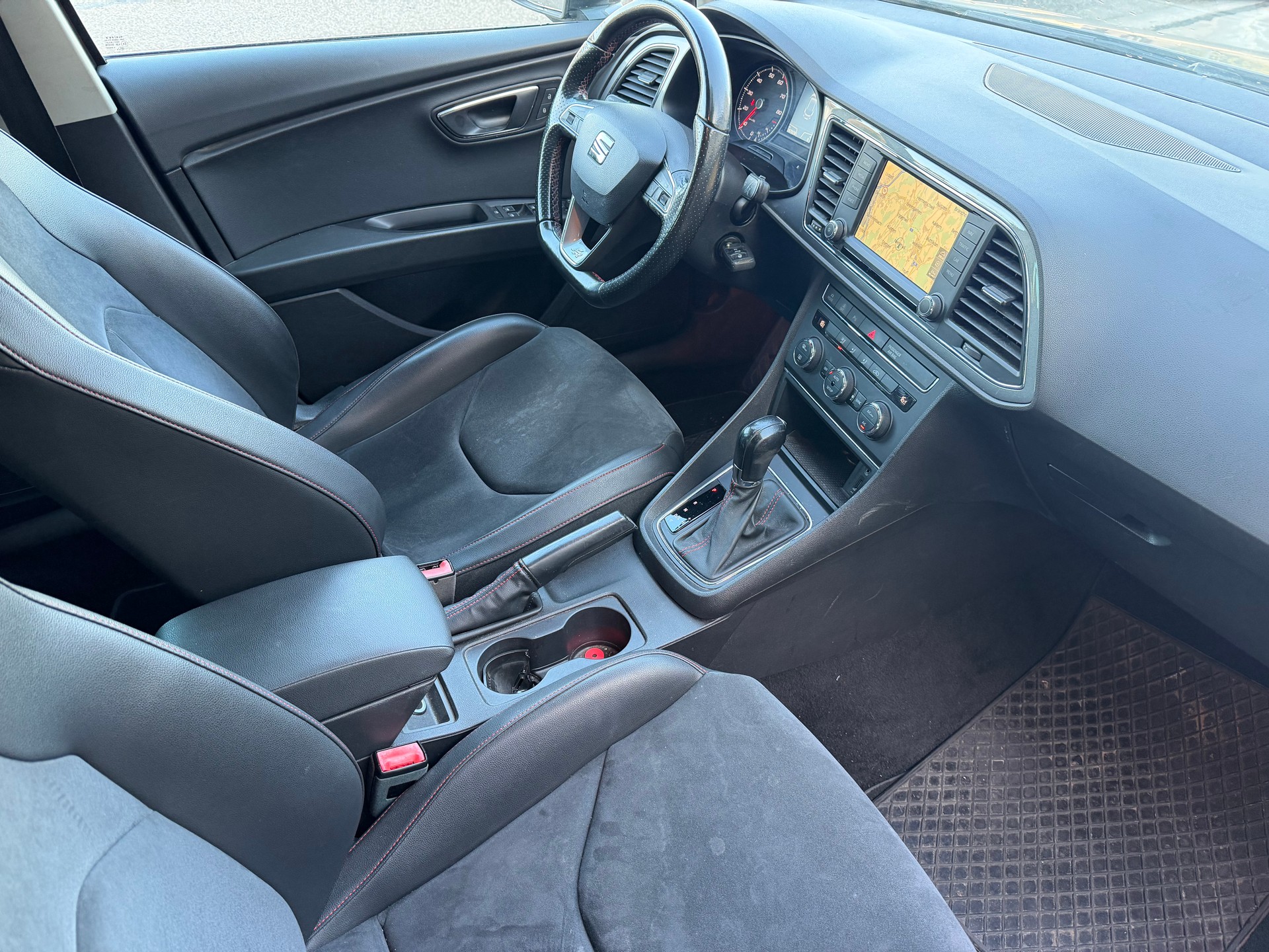 SEAT Leon ST 1.4 TSI FR Viva DSG-image-9