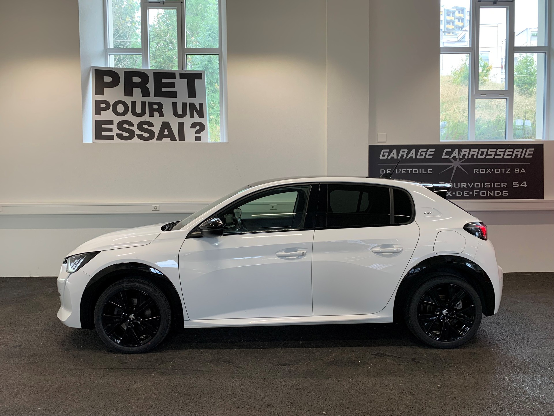 PEUGEOT 208 1.2 PureTech GT EAT8-image-4