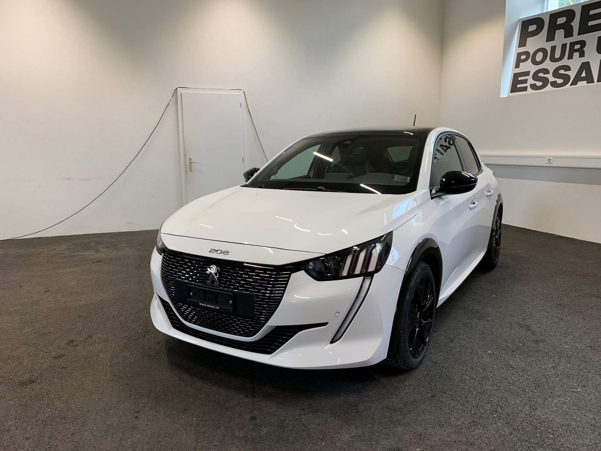 PEUGEOT 208 1.2 PureTech GT EAT8-image-0