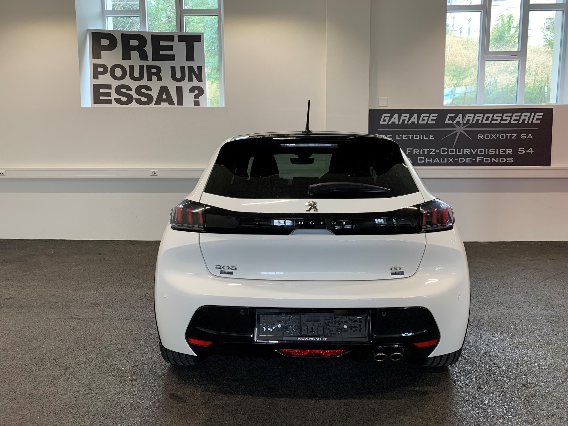 PEUGEOT 208 1.2 PureTech GT EAT8-image-6