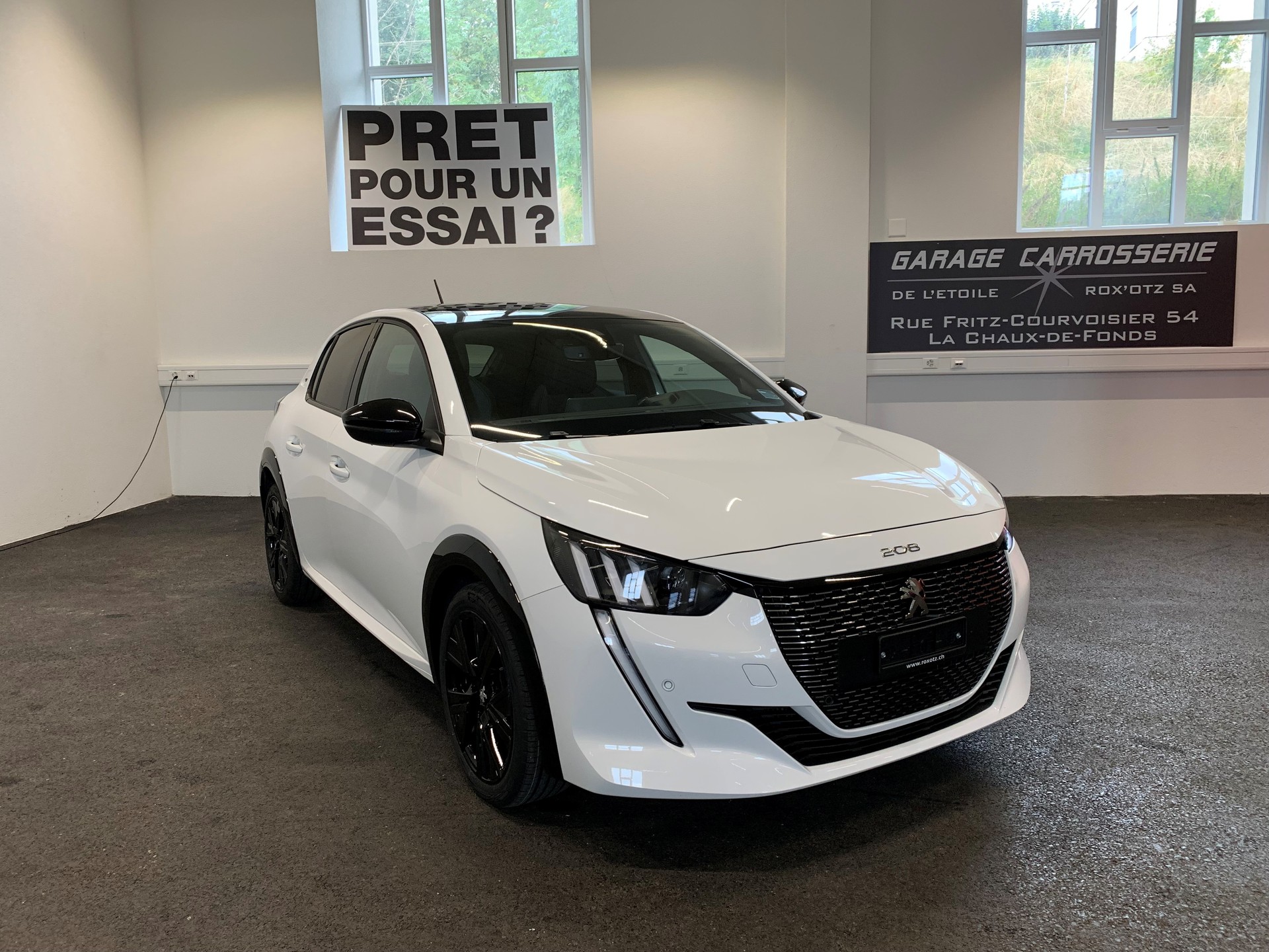 PEUGEOT 208 1.2 PureTech GT EAT8-image-2
