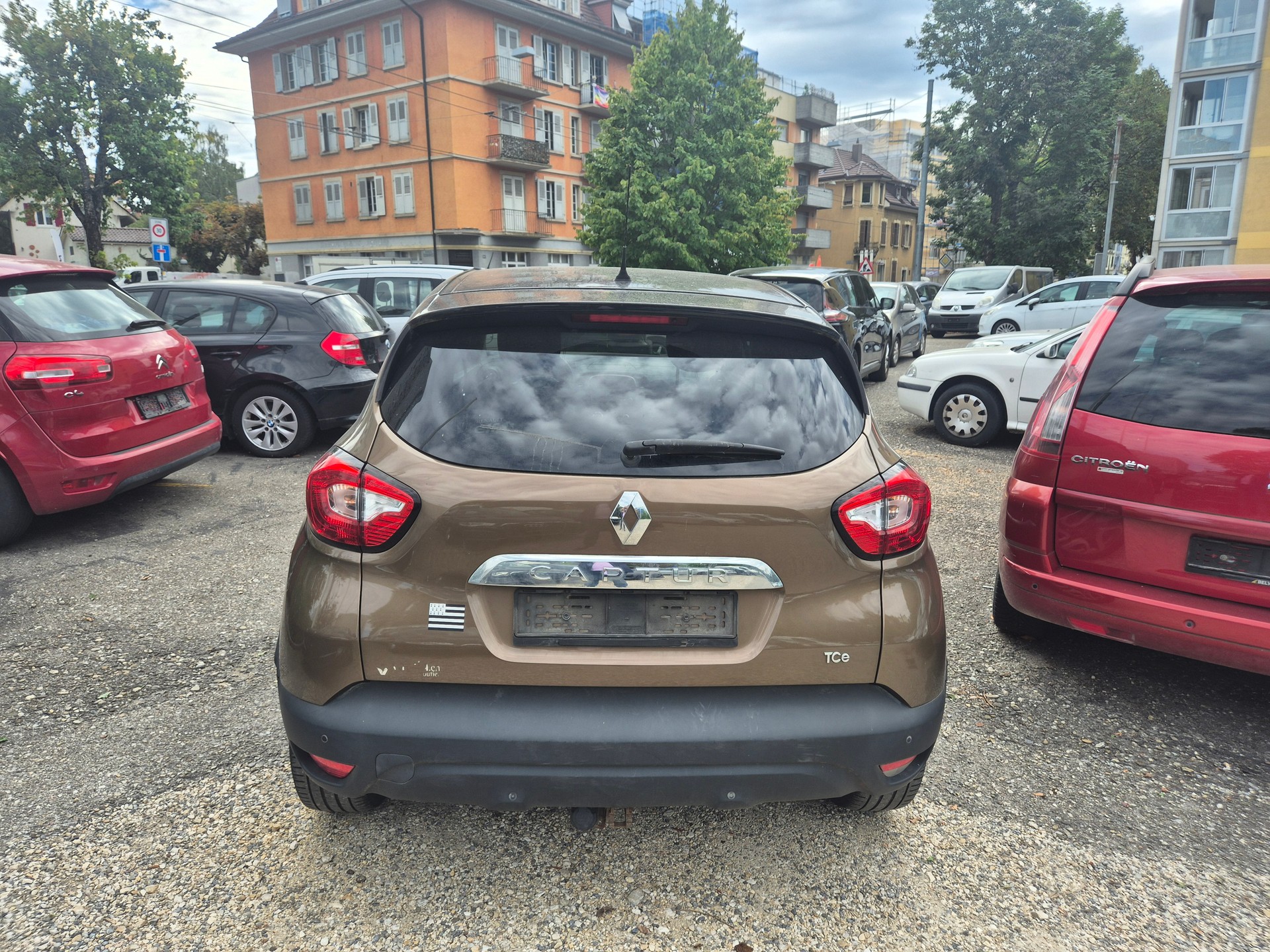 RENAULT Captur 1.2 T 16V Privilège EDC-image-3