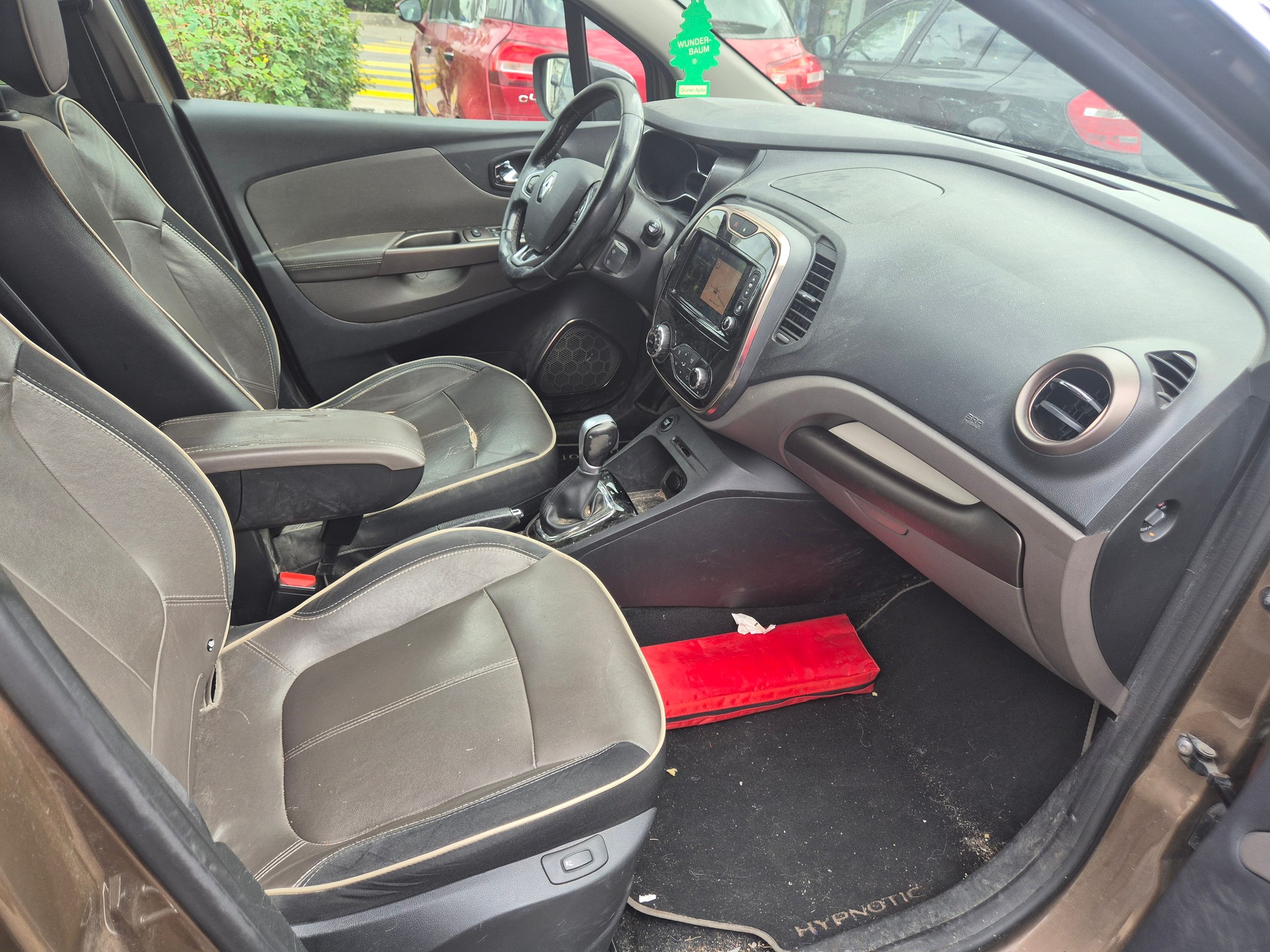 RENAULT Captur 1.2 T 16V Privilège EDC-image-6
