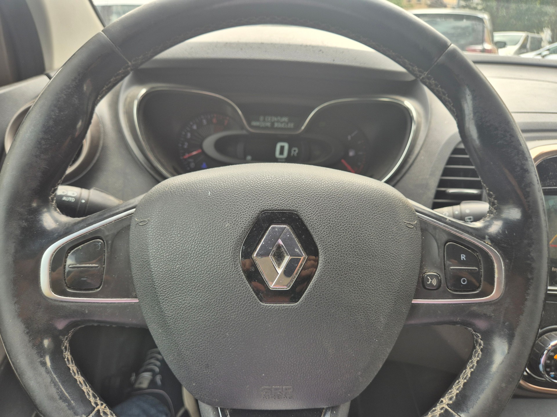 RENAULT Captur 1.2 T 16V Privilège EDC-image-11