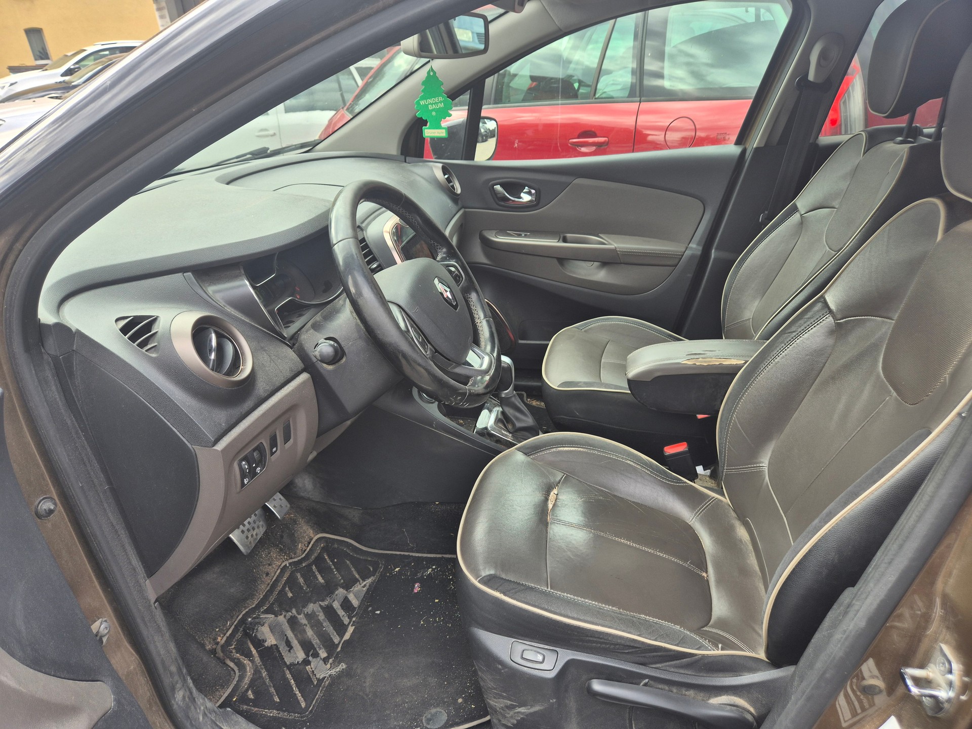RENAULT Captur 1.2 T 16V Privilège EDC-image-5