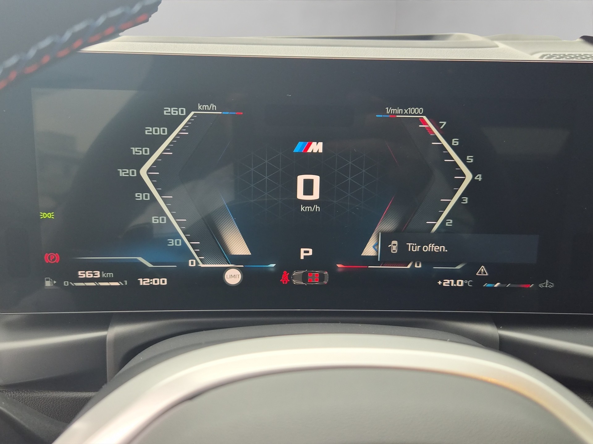 BMW M240i xDrive M Sport Pro Steptronic-image-14