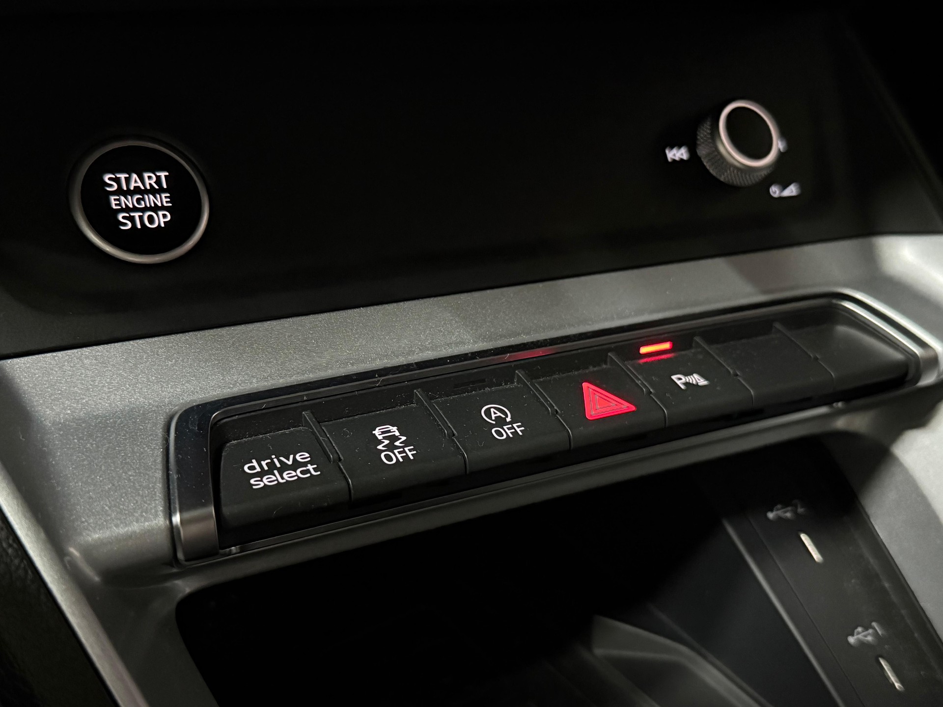 AUDI Q3 Sportback 35 TDI quattro S-tronic-image-13