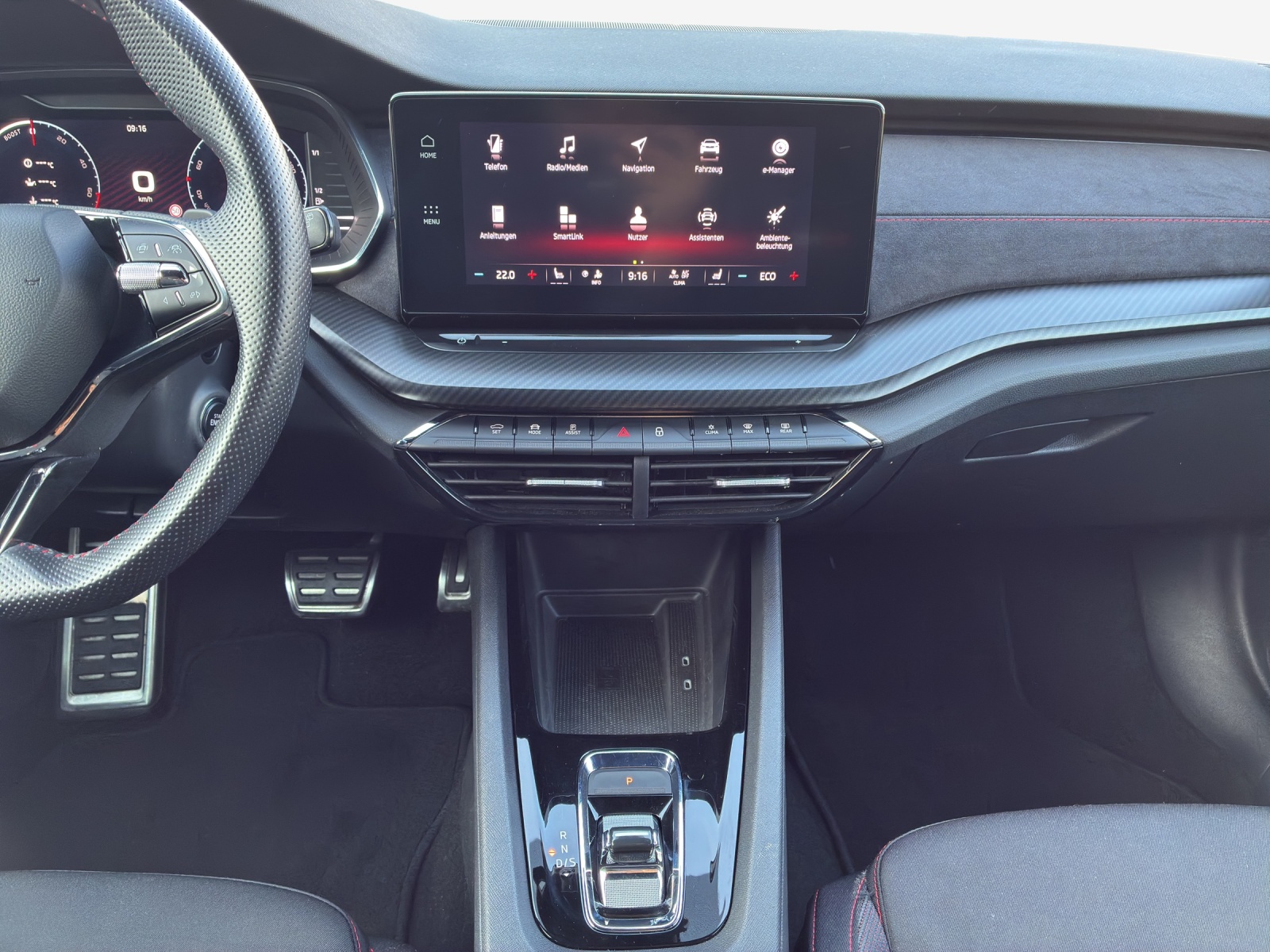 SKODA Octavia Combi 1.4 TSI PHEV DSG RS-image-10