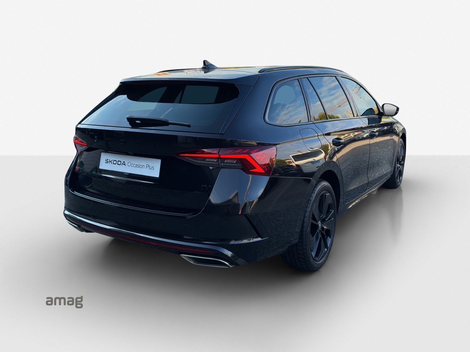 SKODA Octavia Combi 1.4 TSI PHEV DSG RS-image-4
