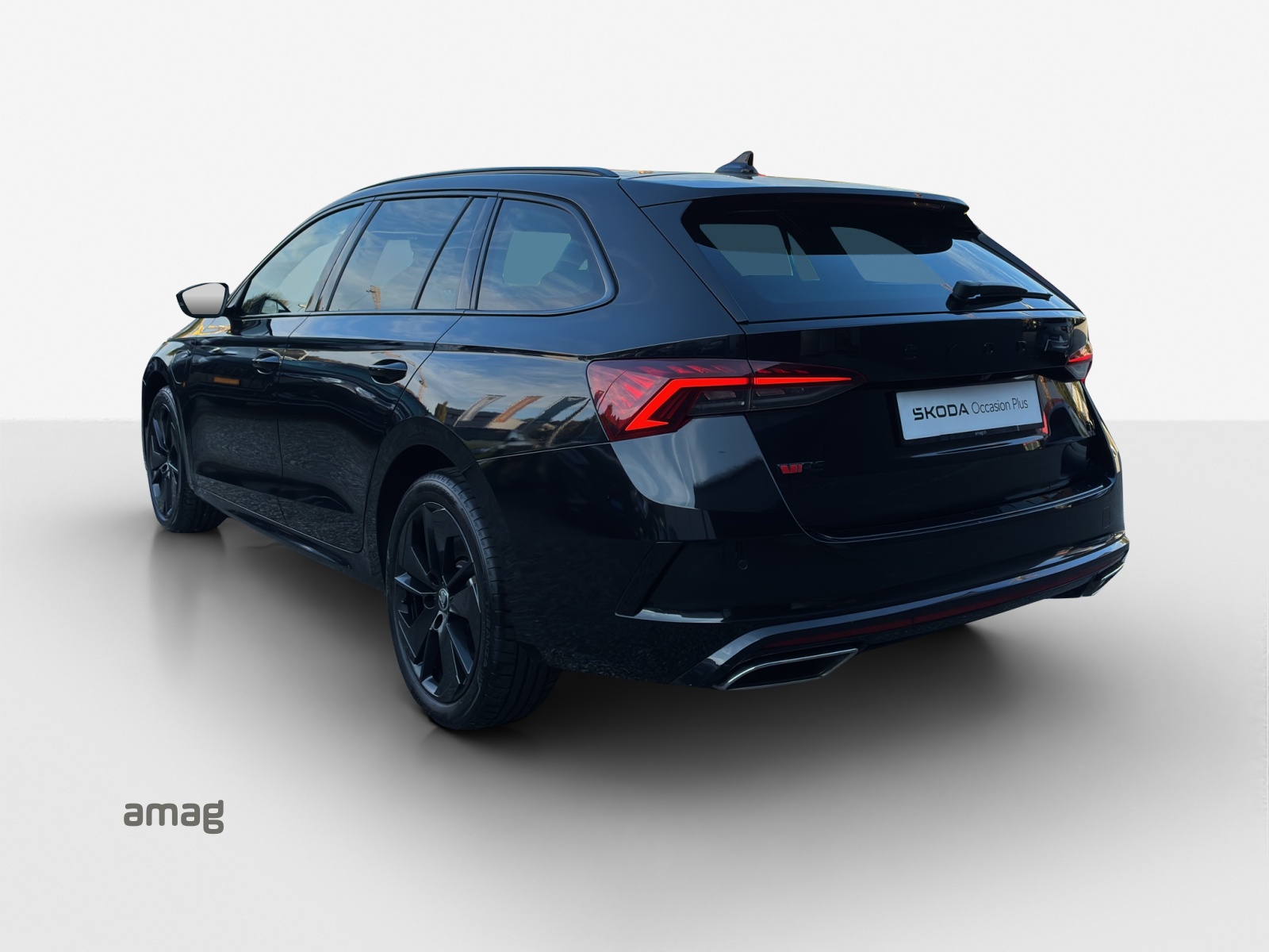 SKODA Octavia Combi 1.4 TSI PHEV DSG RS-image-2