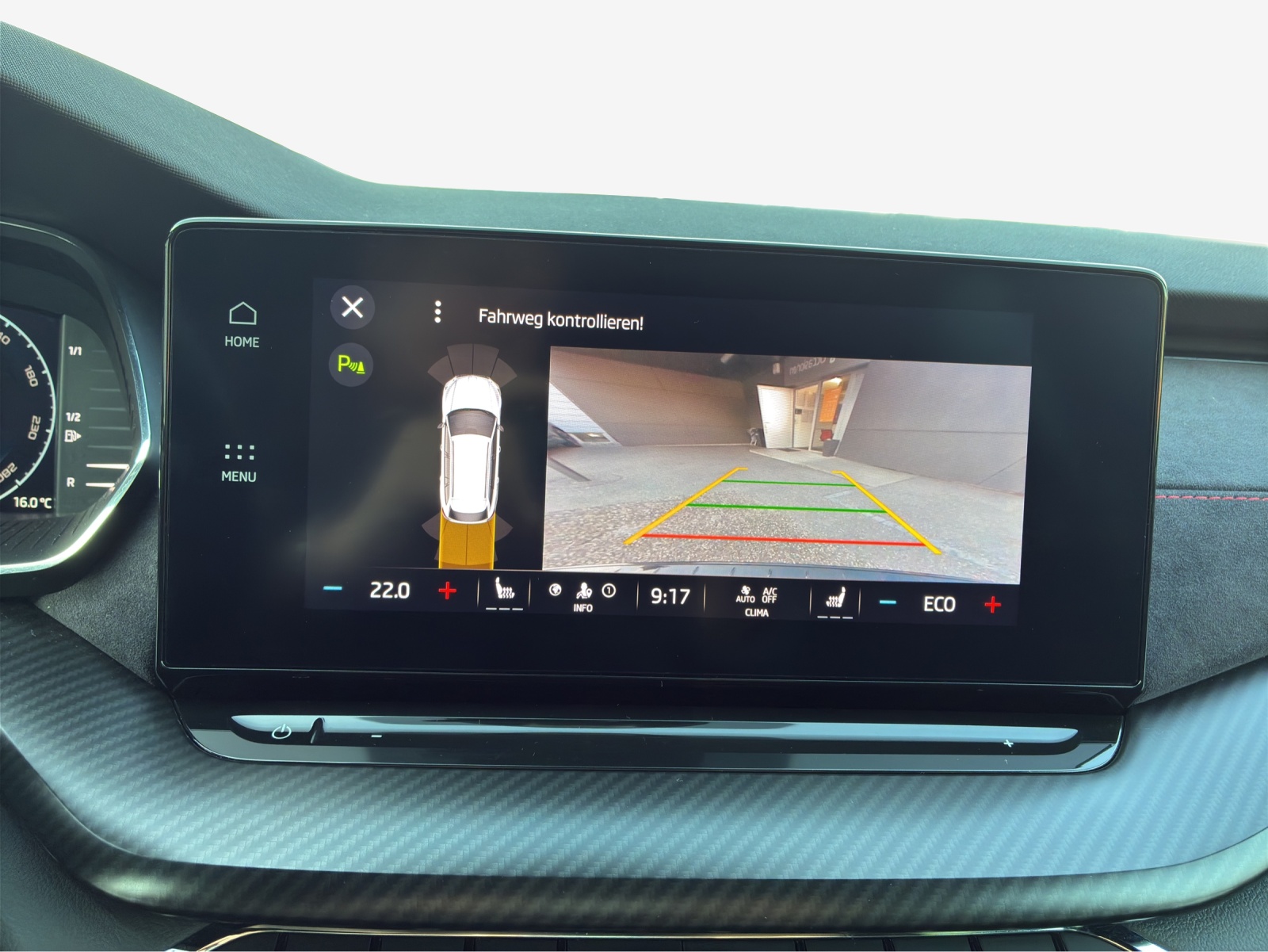 SKODA Octavia Combi 1.4 TSI PHEV DSG RS-image-13