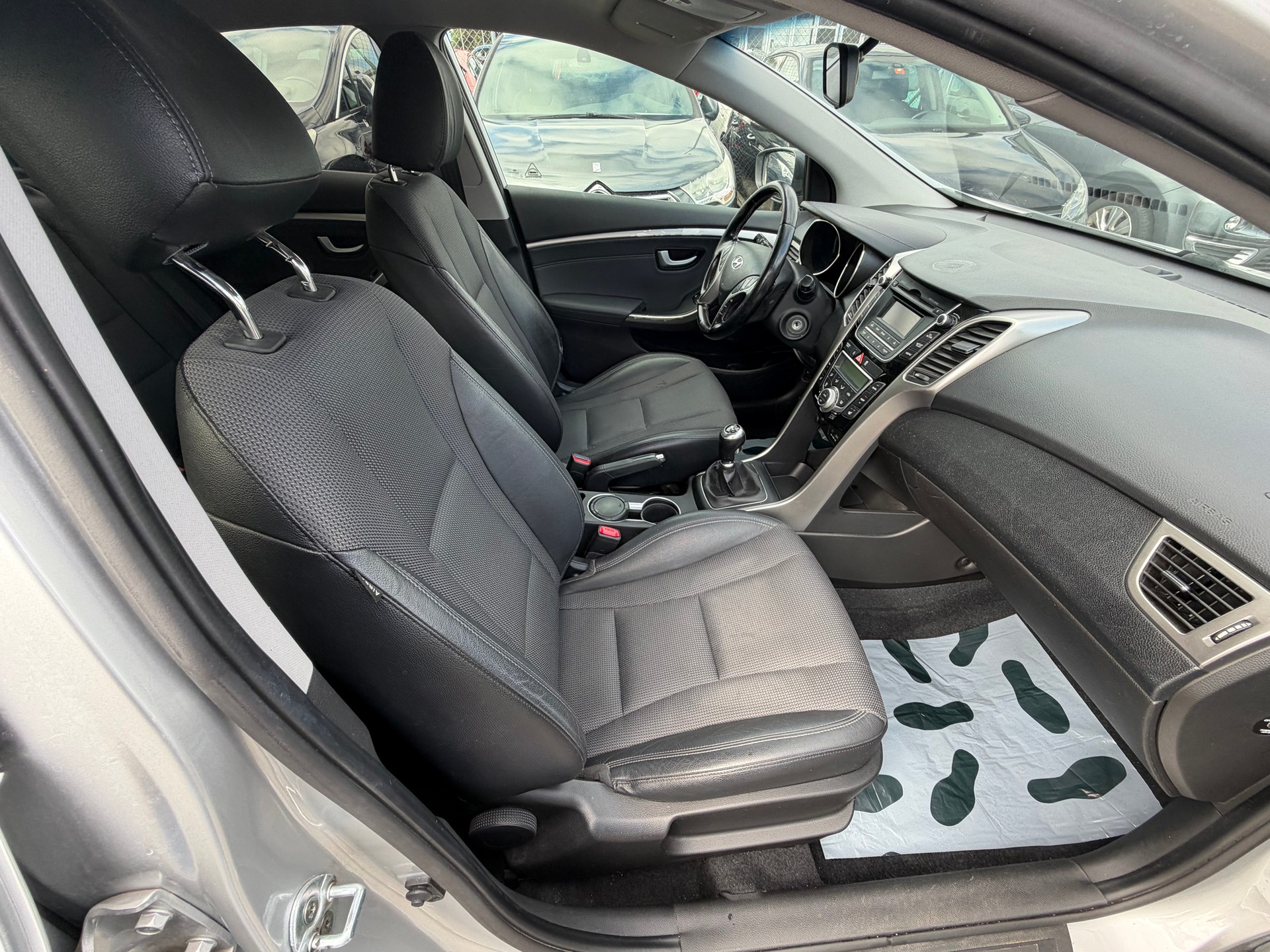 HYUNDAI i30 1.6 GDI GO!-image-6