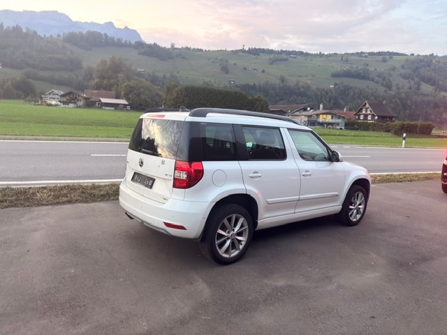 SKODA Yeti 1.8 TSI Active 4x4 DSG-image-2