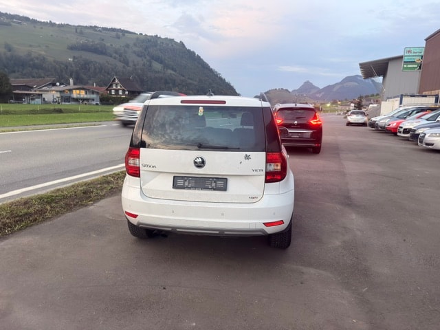 SKODA Yeti 1.8 TSI Active 4x4 DSG-image-3