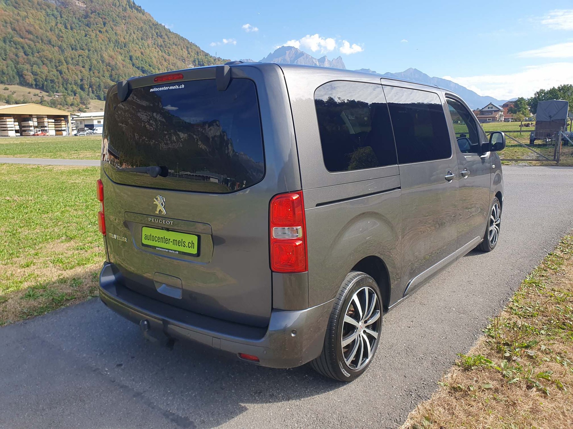 PEUGEOT Traveller Standard 2.0 BlueHDi 180 Allure S/S-image-6