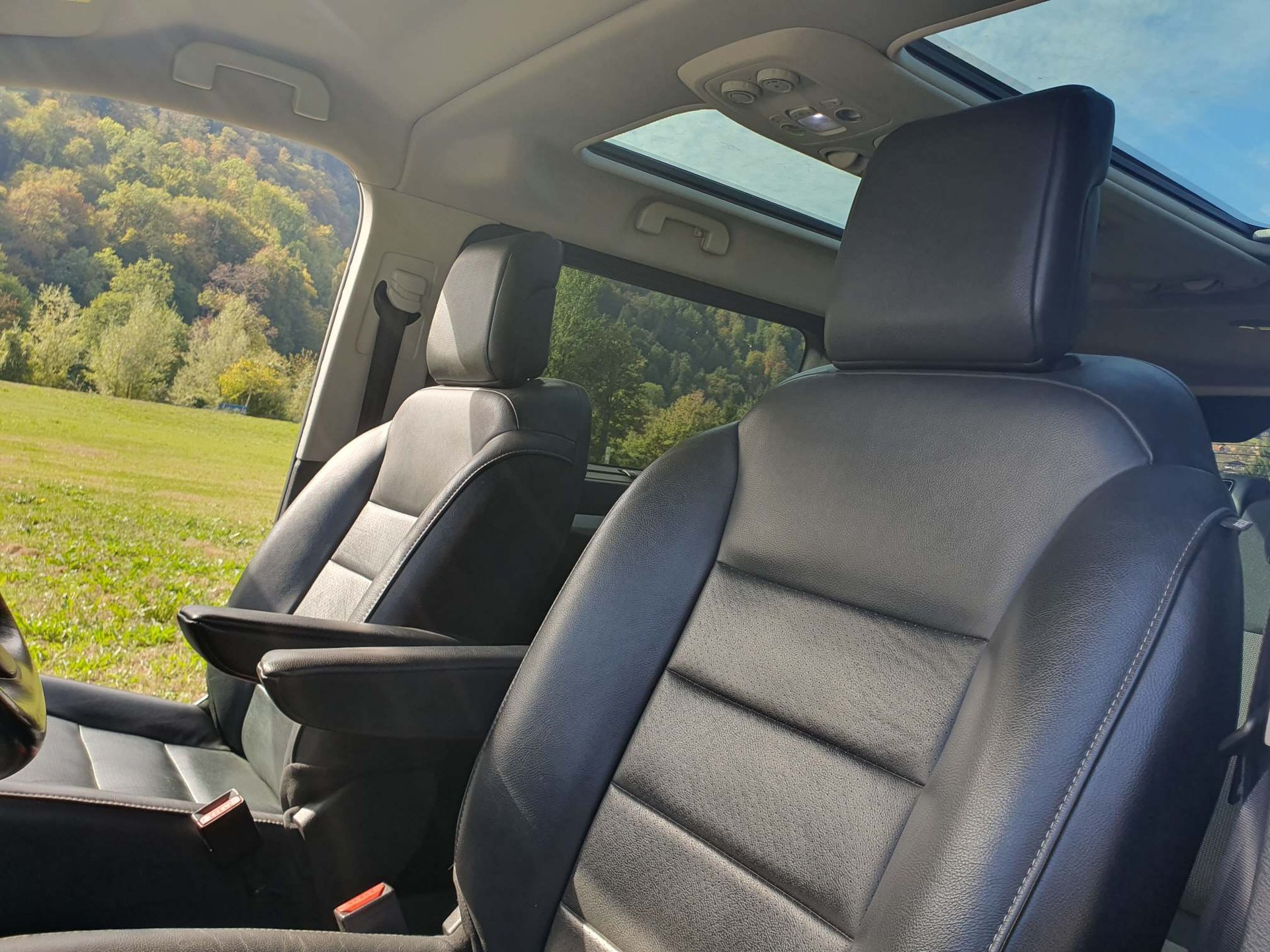 PEUGEOT Traveller Standard 2.0 BlueHDi 180 Allure S/S-image-10