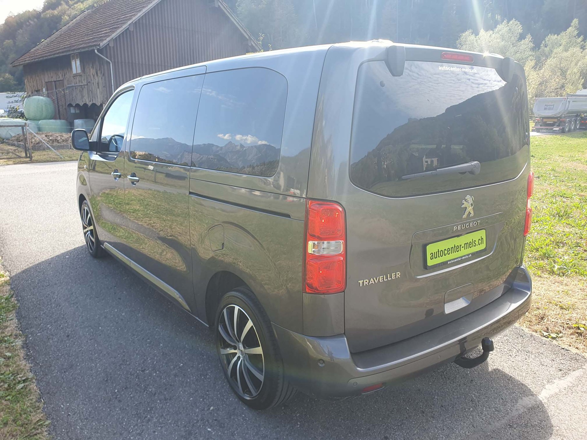 PEUGEOT Traveller Standard 2.0 BlueHDi 180 Allure S/S-image-4