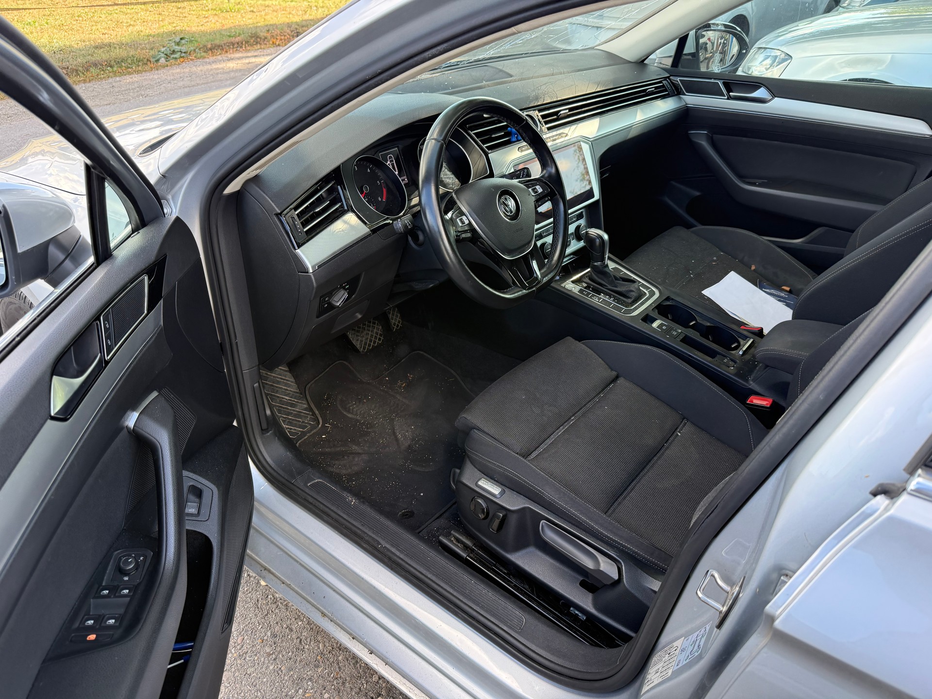 VW Passat Variant 2.0 TDI SCR BMT Comfortline DSG-image-11