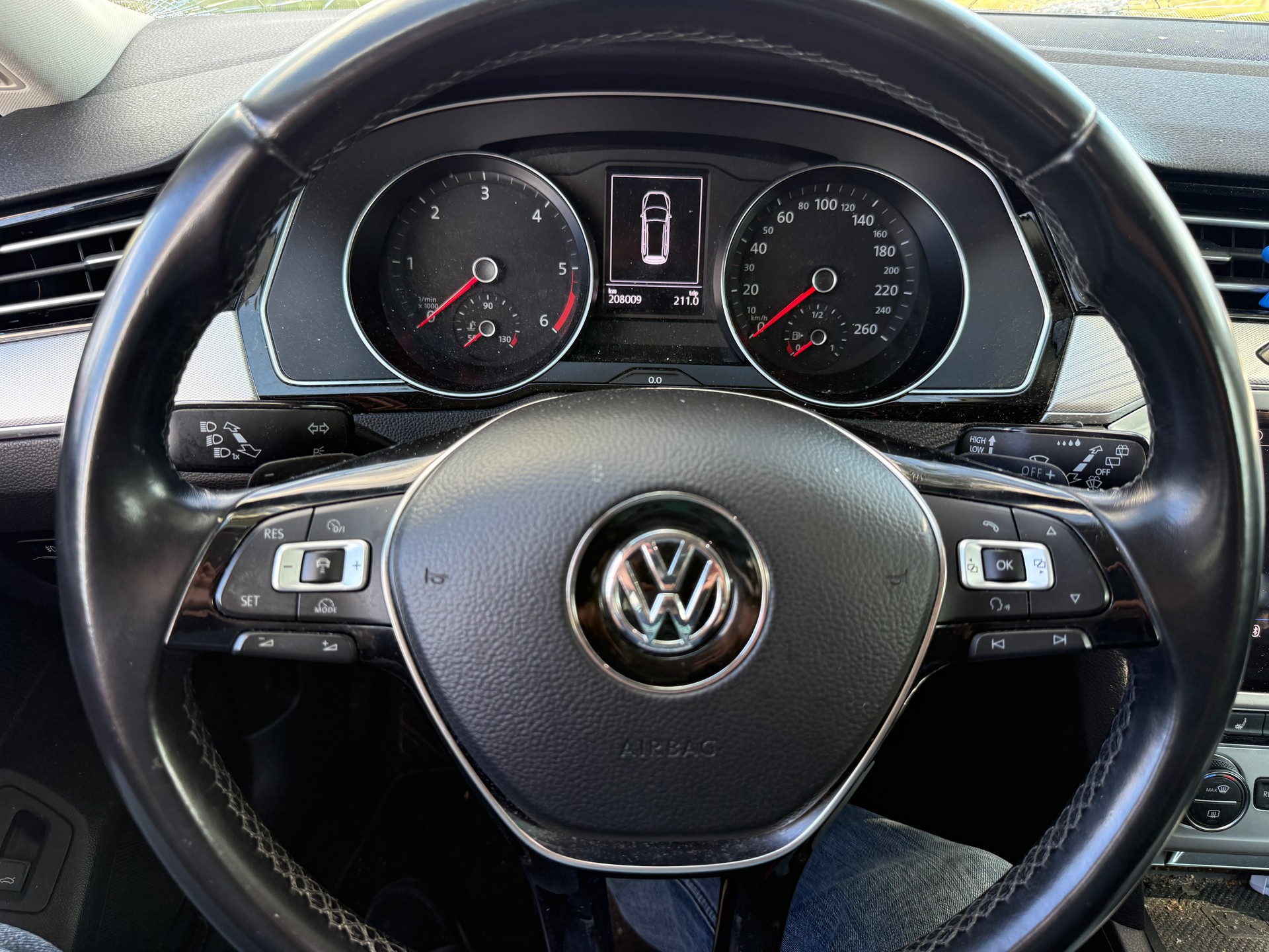 VW Passat Variant 2.0 TDI SCR BMT Comfortline DSG-image-12