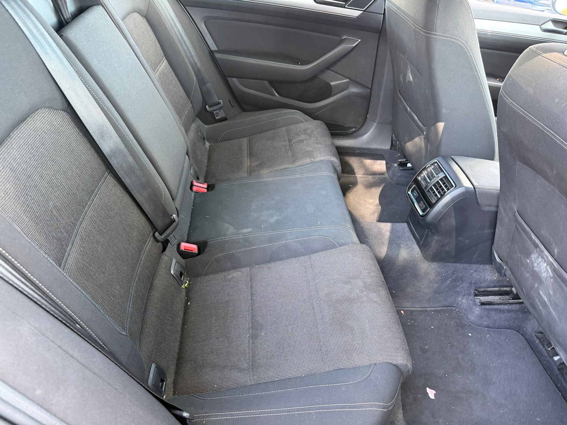 VW Passat Variant 2.0 TDI SCR BMT Comfortline DSG-image-10
