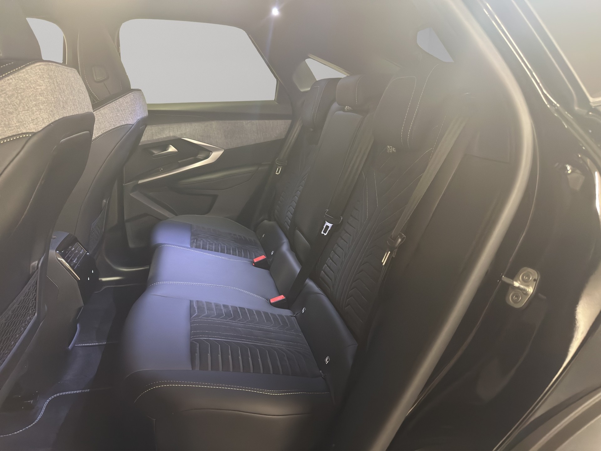 PEUGEOT 3008 1.6 PHEV GT-image-7