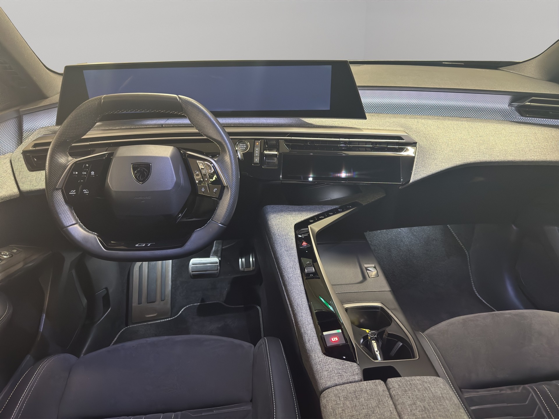 PEUGEOT 3008 1.6 PHEV GT-image-6