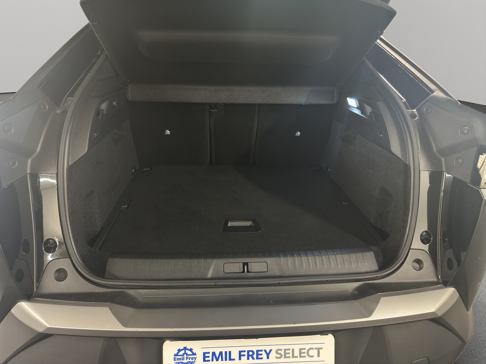 PEUGEOT 3008 1.6 PHEV GT-image-8