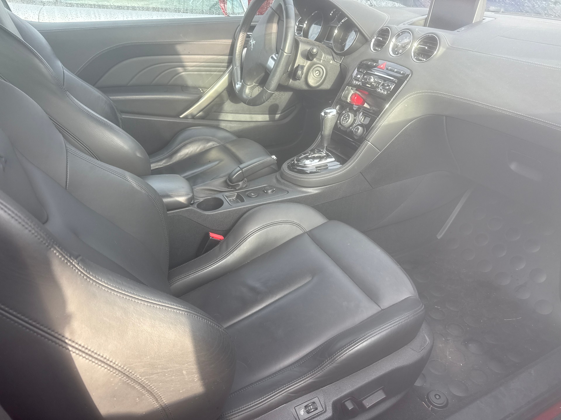 PEUGEOT RCZ 1.6 Turbo Automatic-image-4