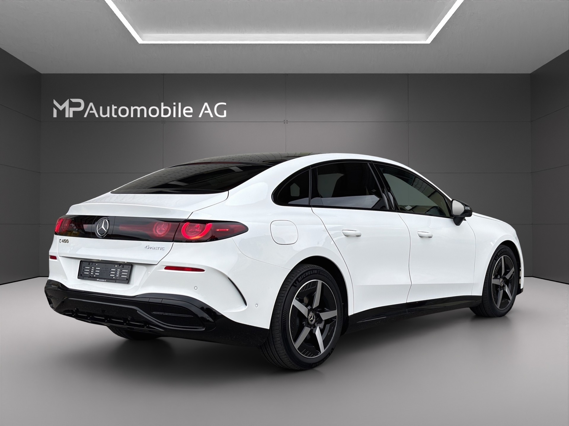 MERCEDES-BENZ C 400 94 kWh 4Matic AMG Line-image-2
