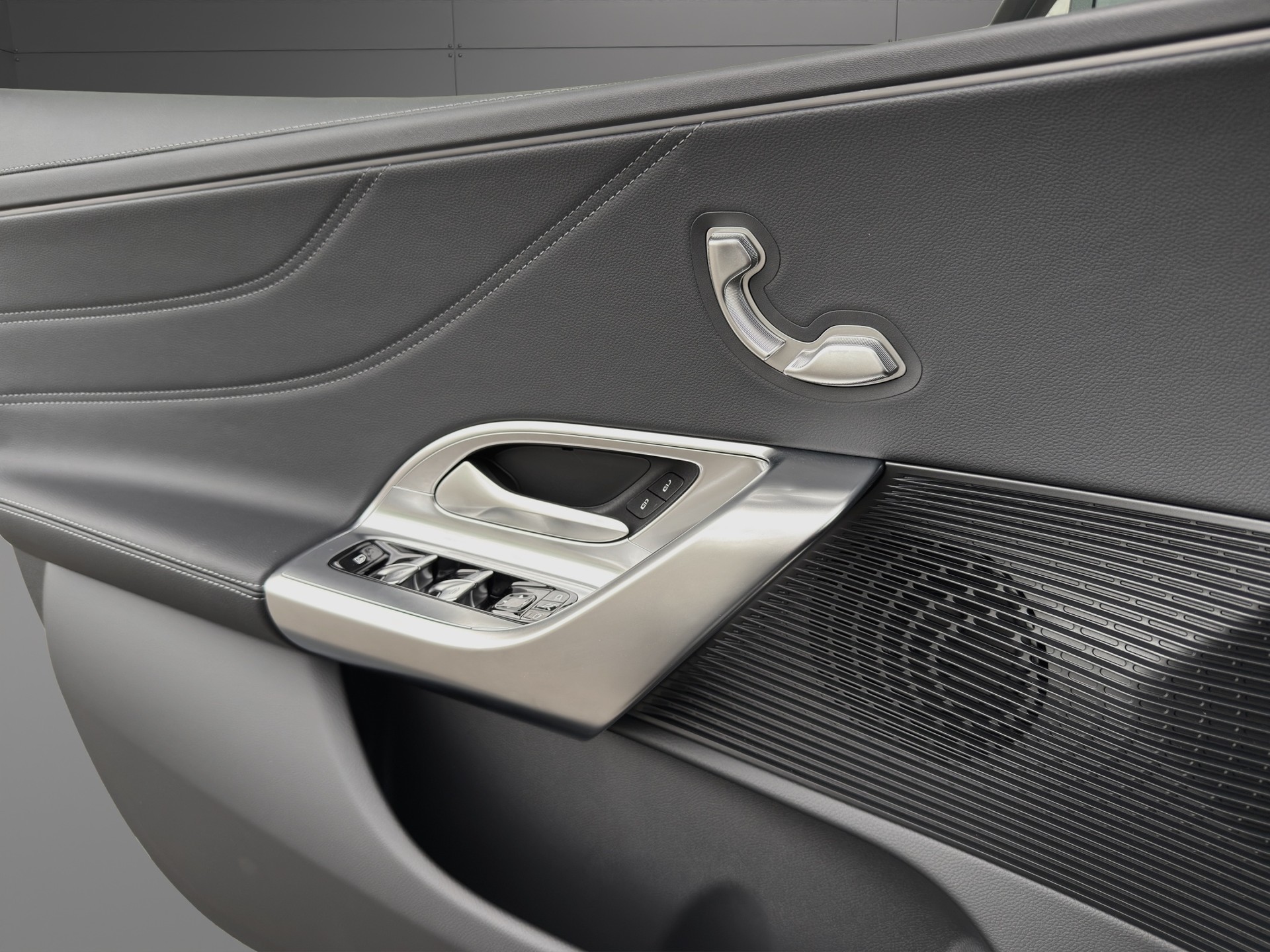 MERCEDES-BENZ C 400 94 kWh 4Matic AMG Line-image-14