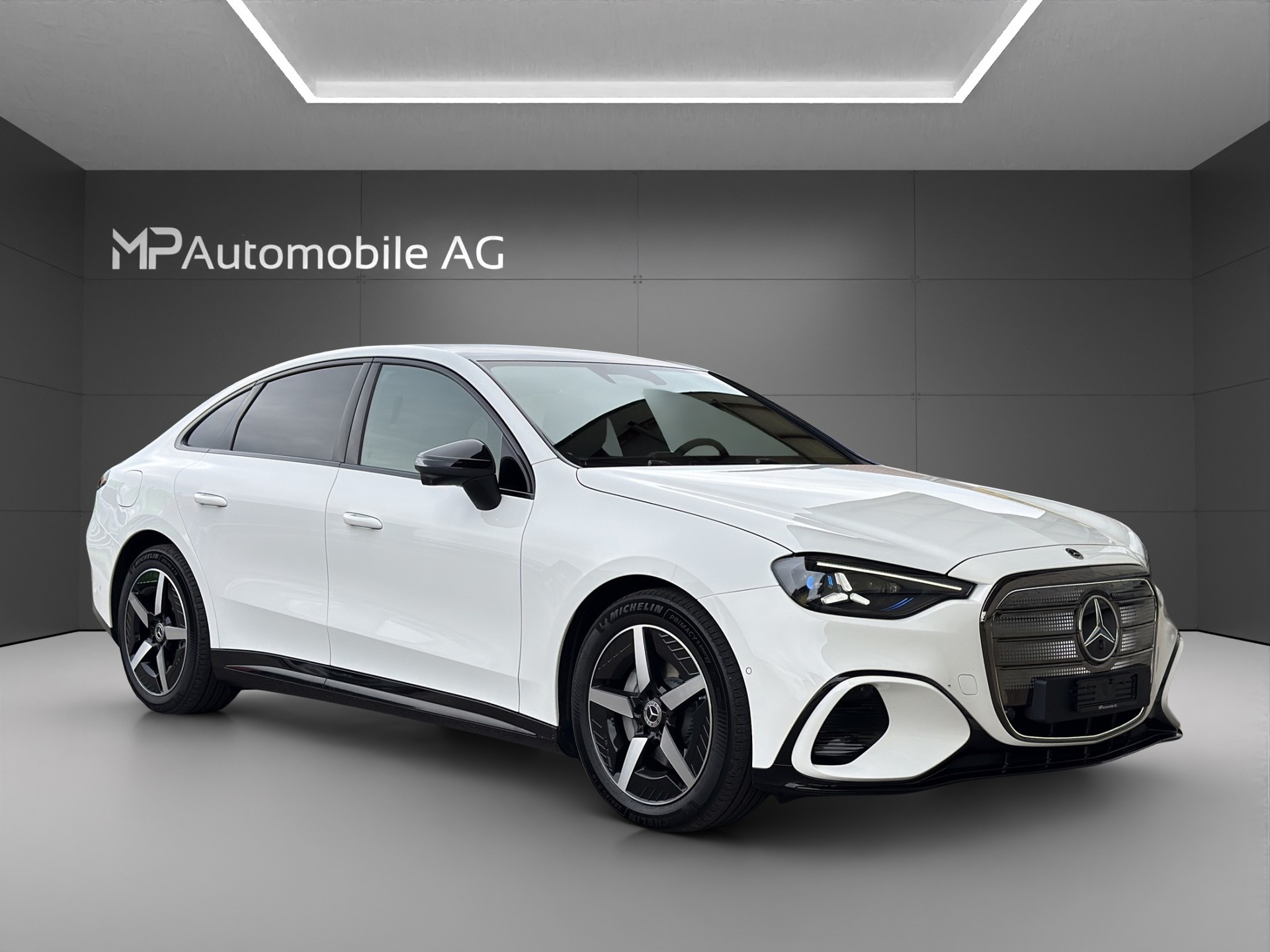 MERCEDES-BENZ C 400 94 kWh 4Matic AMG Line-image-1