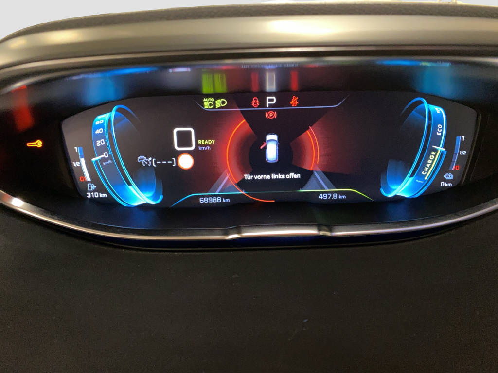PEUGEOT 3008 1.6 Plug-in Hybrid4 GT-image-8