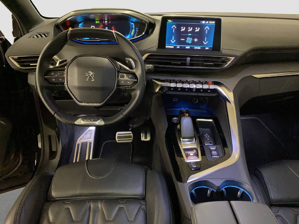 PEUGEOT 3008 1.6 Plug-in Hybrid4 GT-image-9