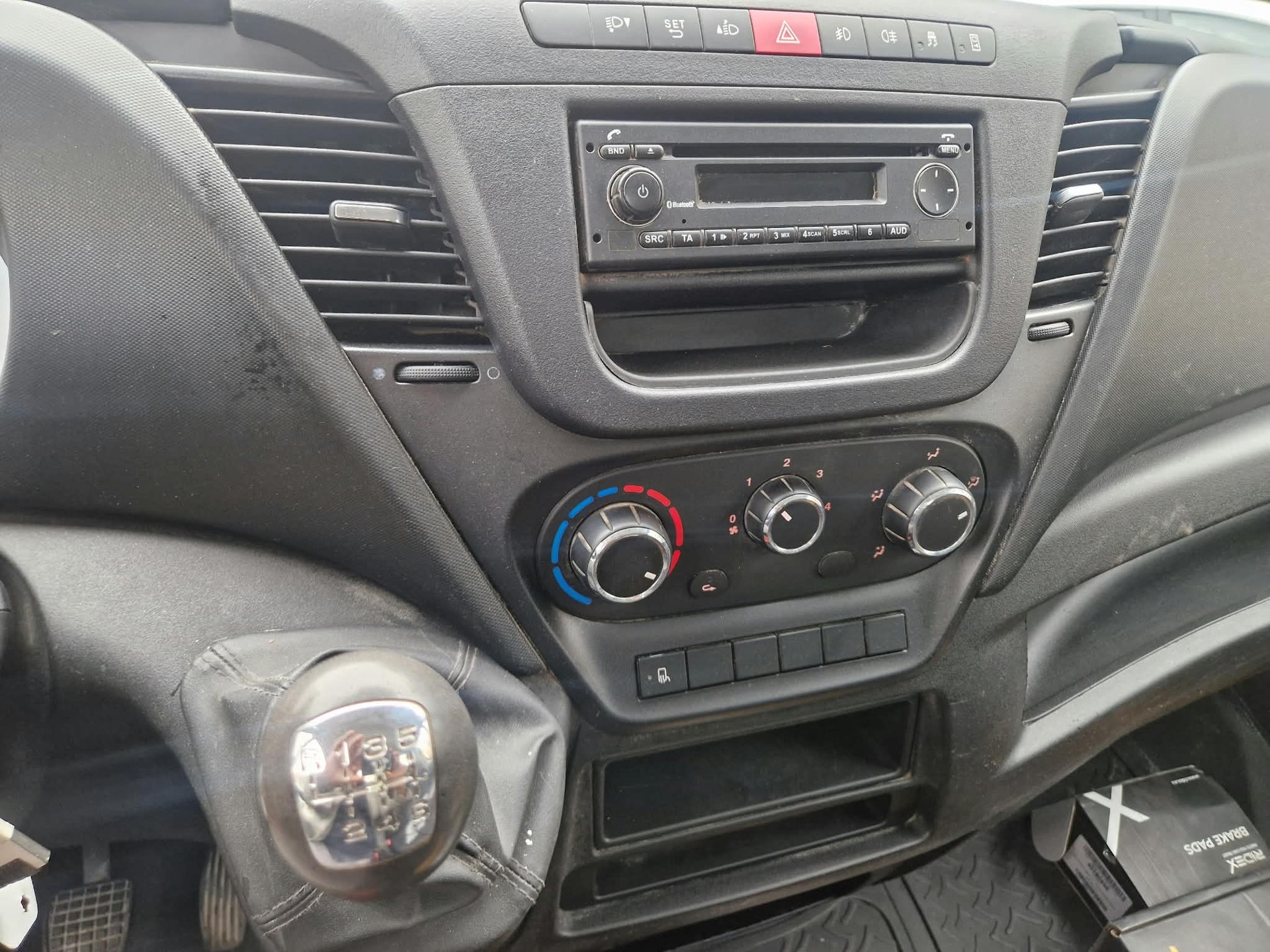 IVECO DAILY 35 C 15 - Ponte Ribaltabile 3 Lati - Doppio Gancio di Traino KG. 3500-image-10