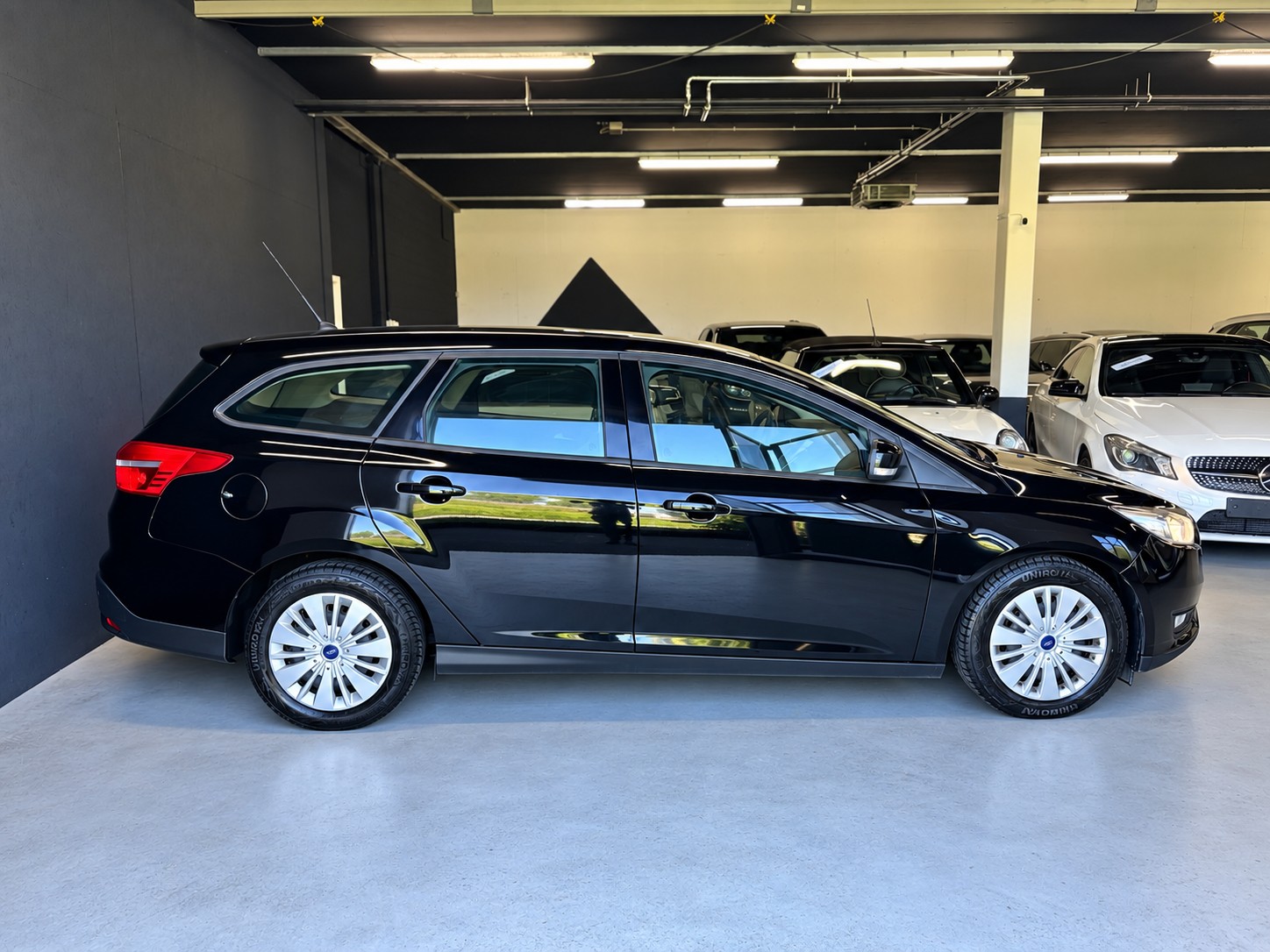 FORD Focus 1.5 TDCi Business PowerShift-image-6